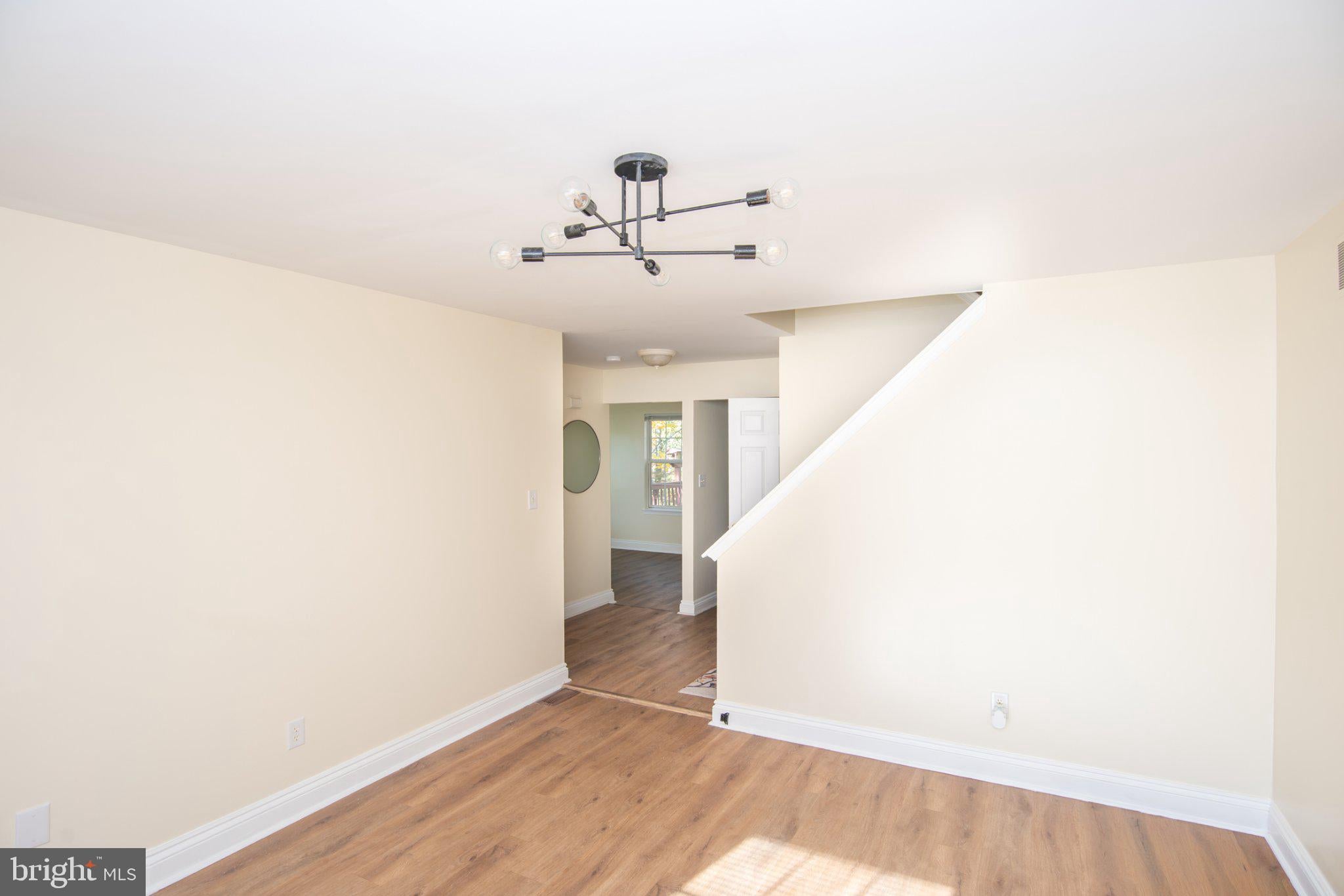 1262 OXFORD CIRCLE