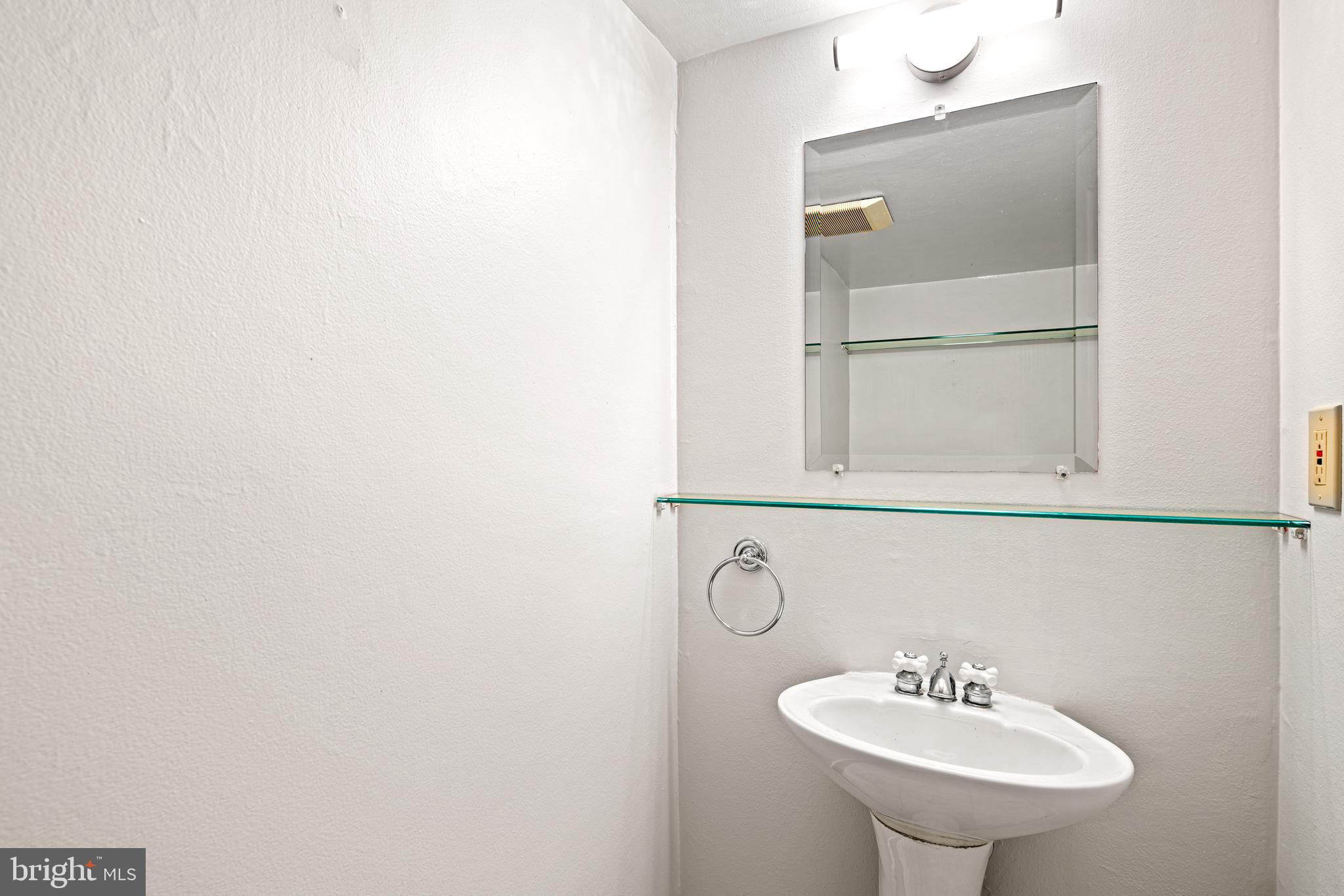 WASHINGTON SQ WEST - Residential