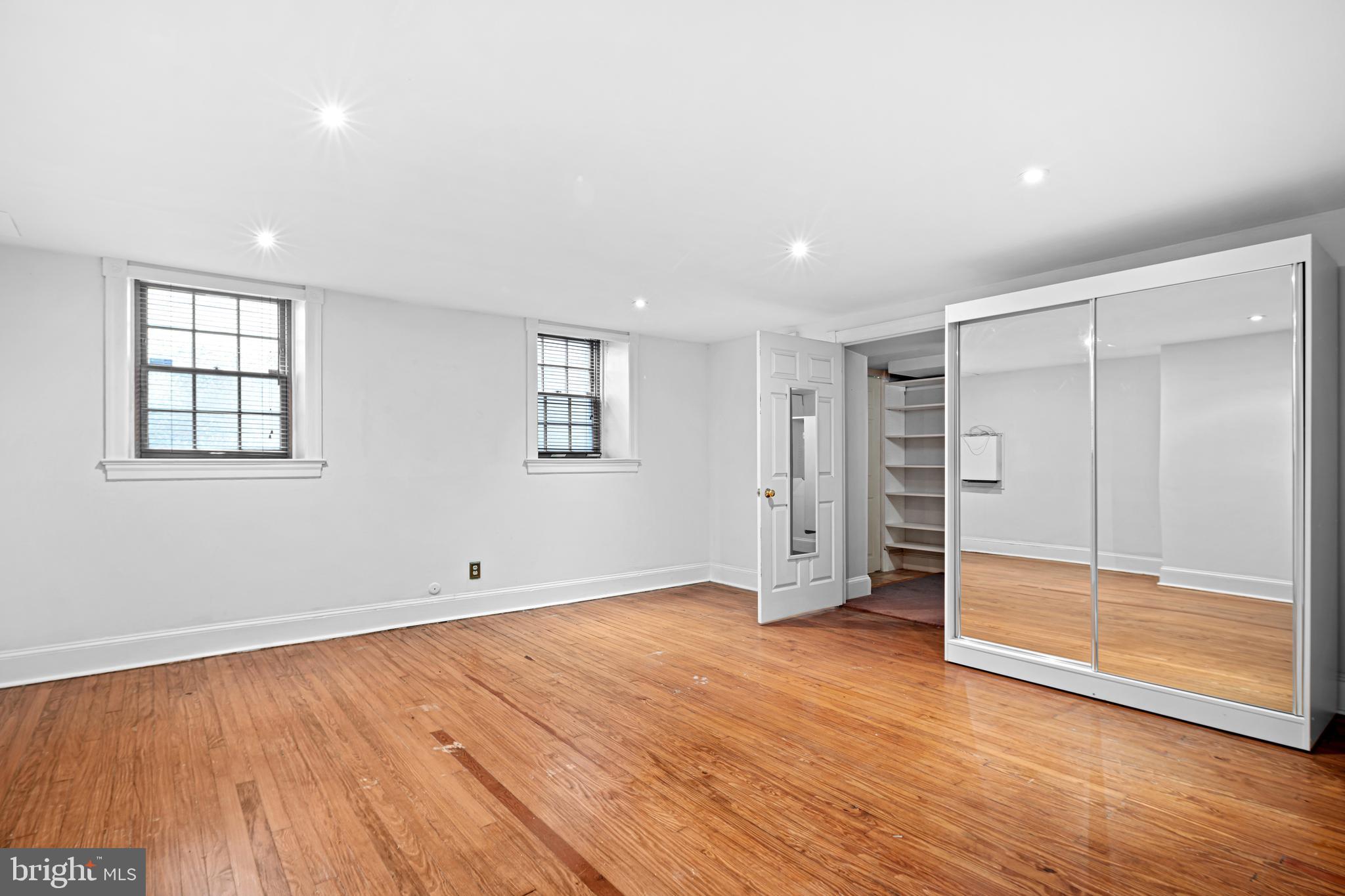 WASHINGTON SQ WEST - Residential