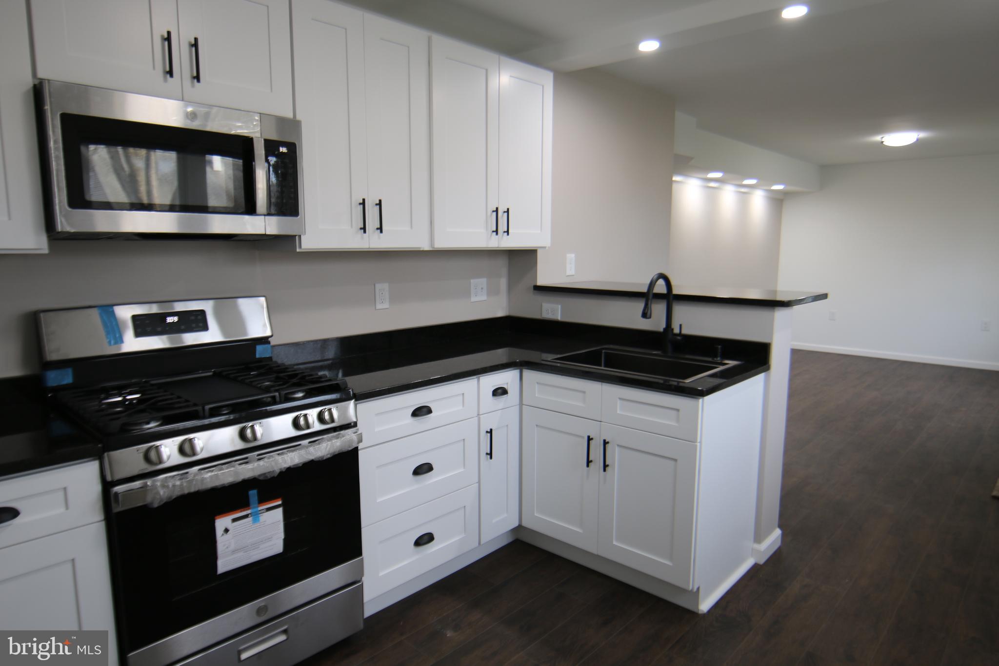 OAK HILLS - Residential