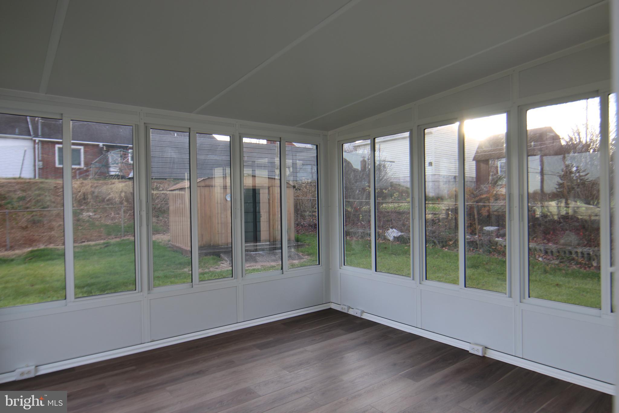 OAK HILLS - Residential