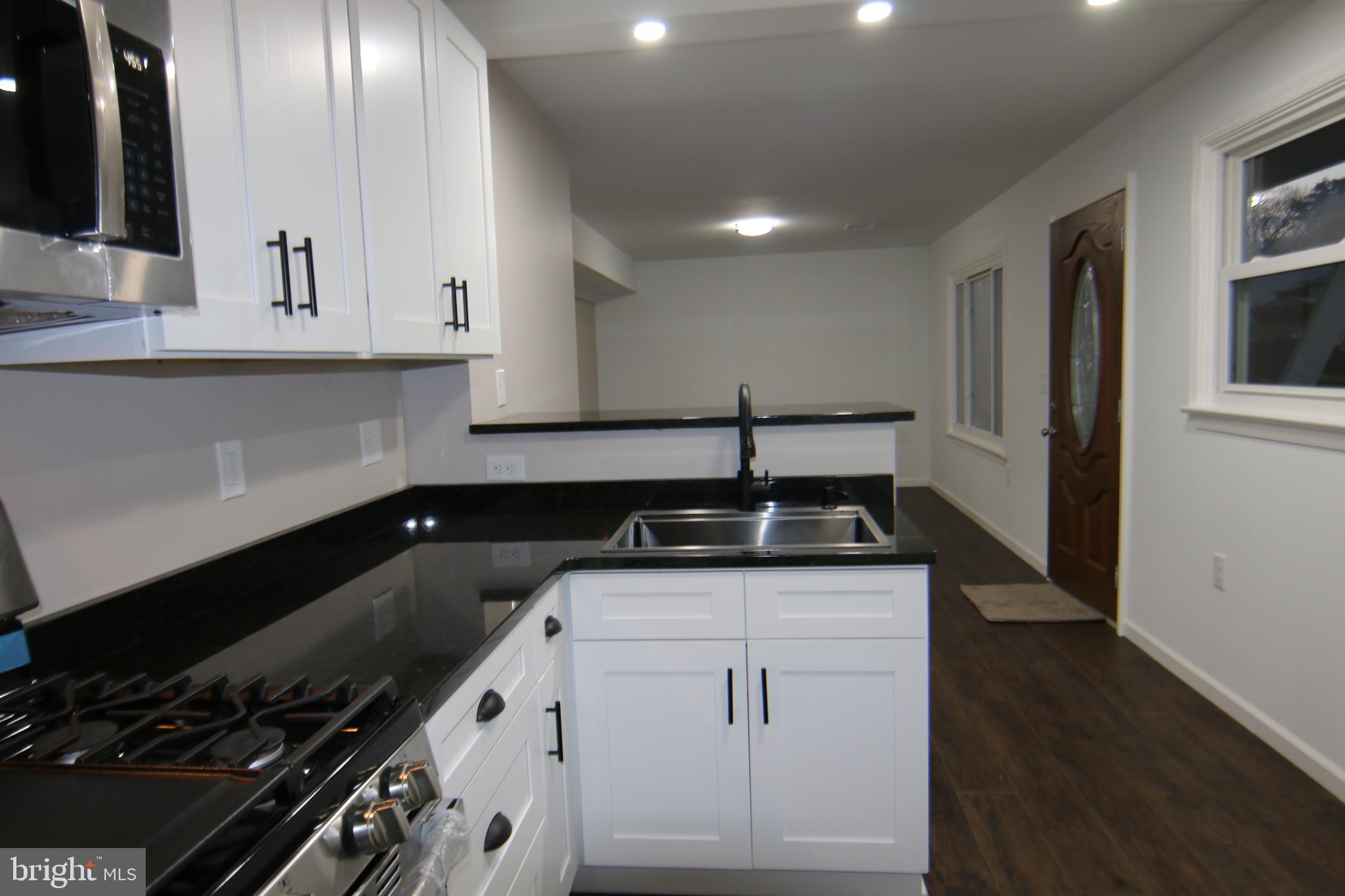 OAK HILLS - Residential