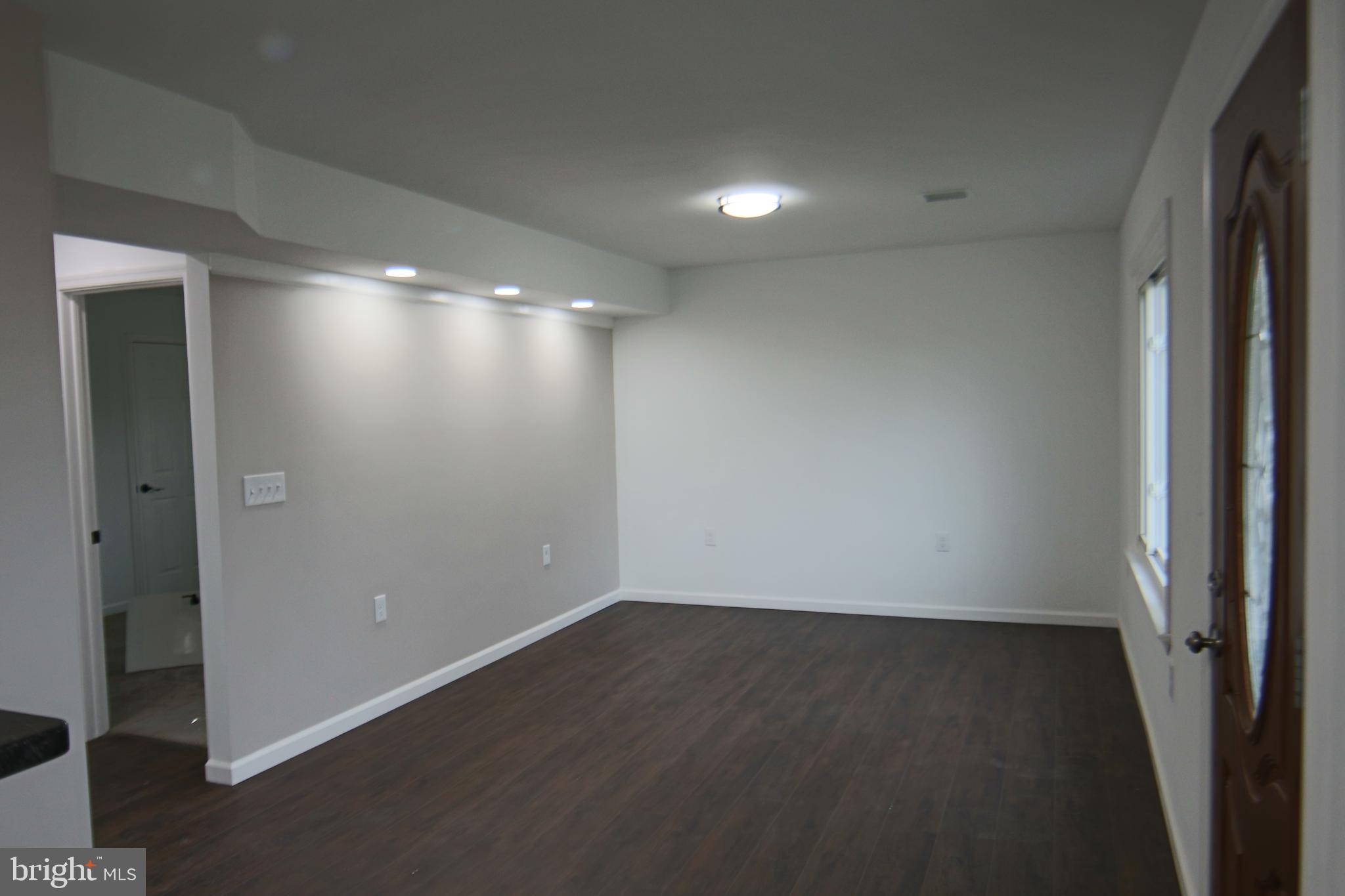 OAK HILLS - Residential