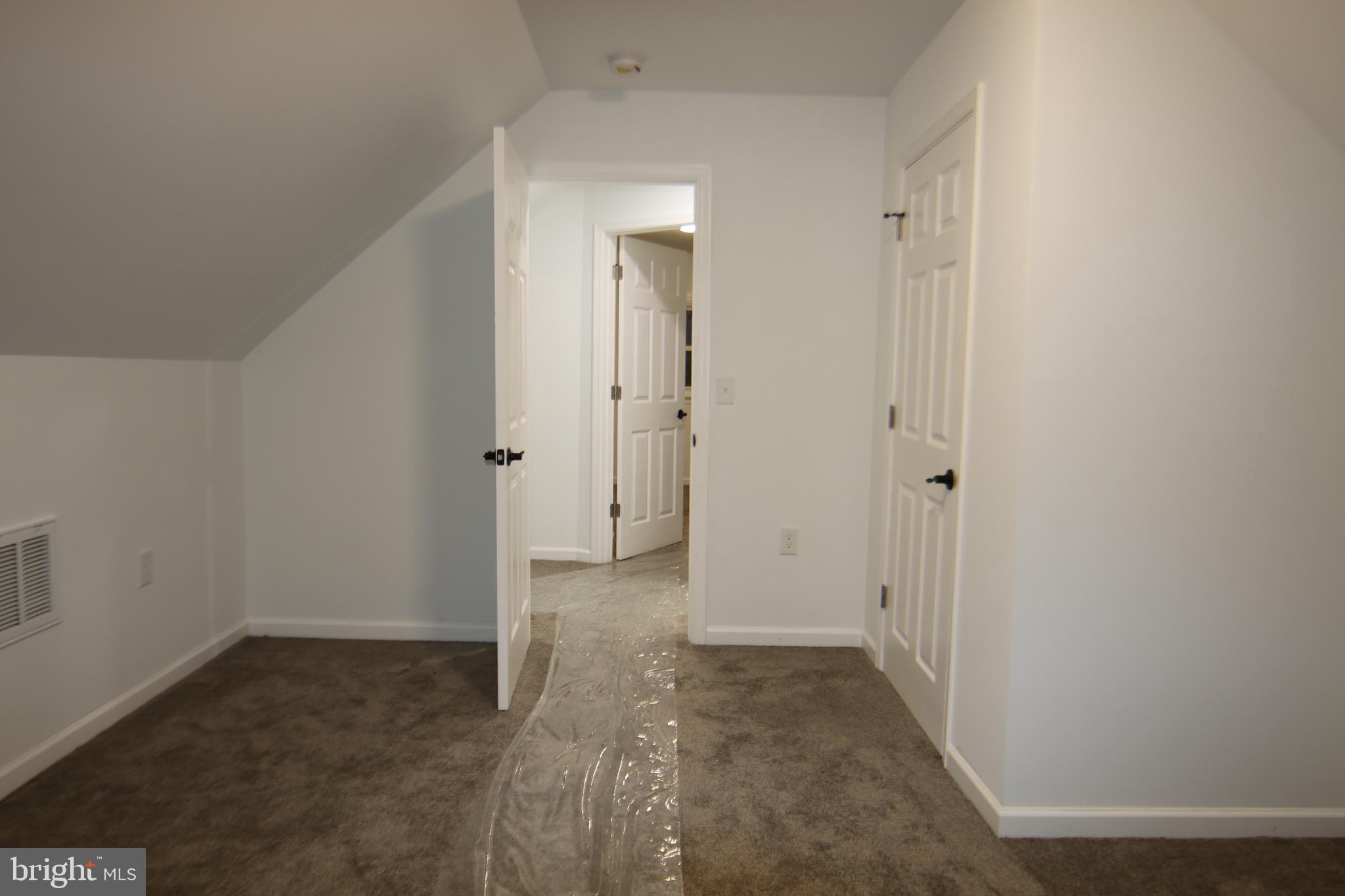 OAK HILLS - Residential