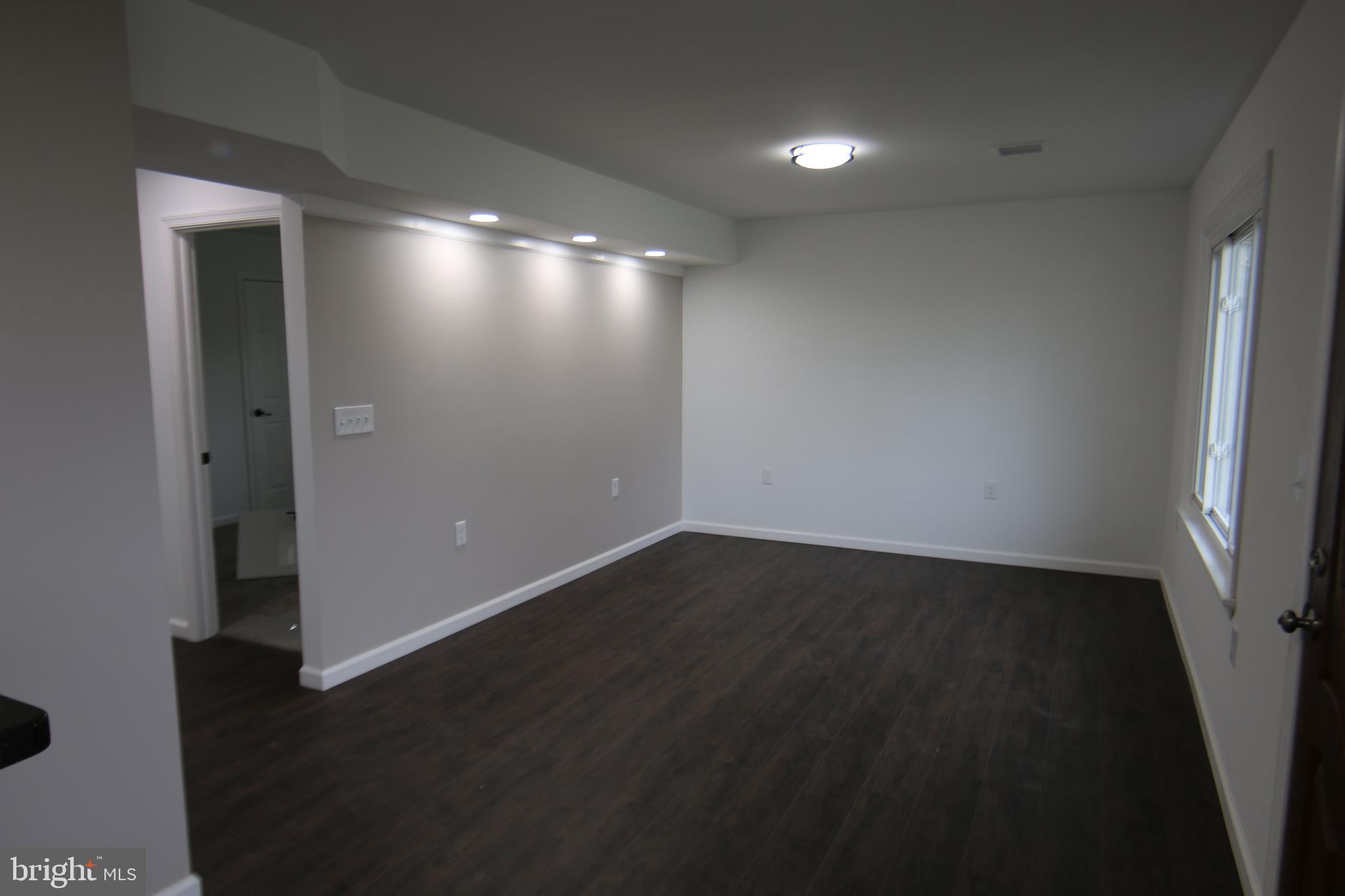 OAK HILLS - Residential