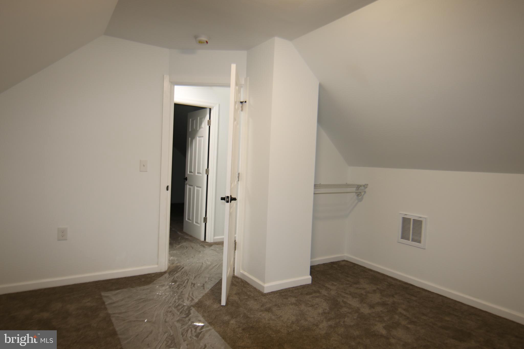 OAK HILLS - Residential