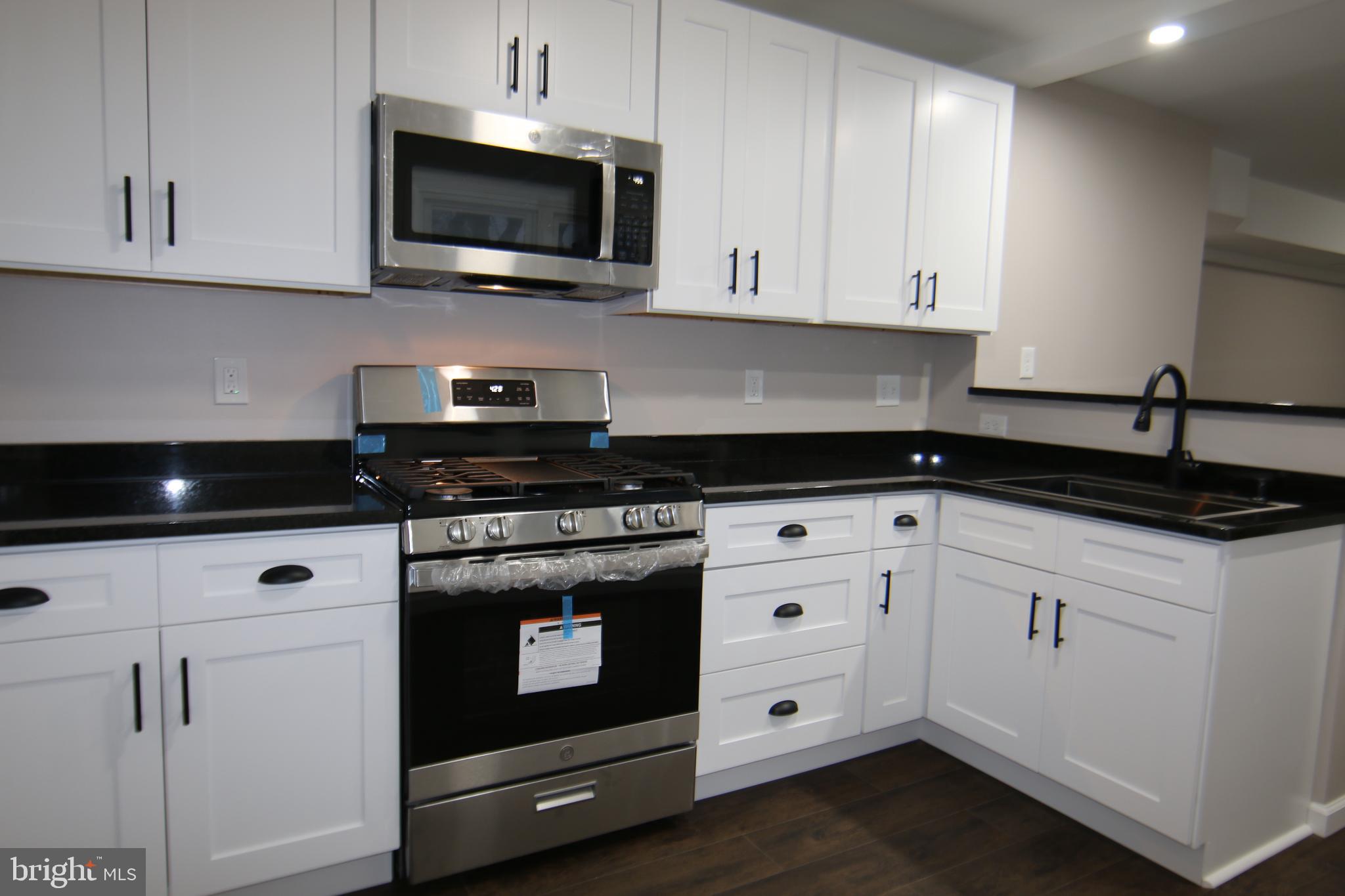 OAK HILLS - Residential