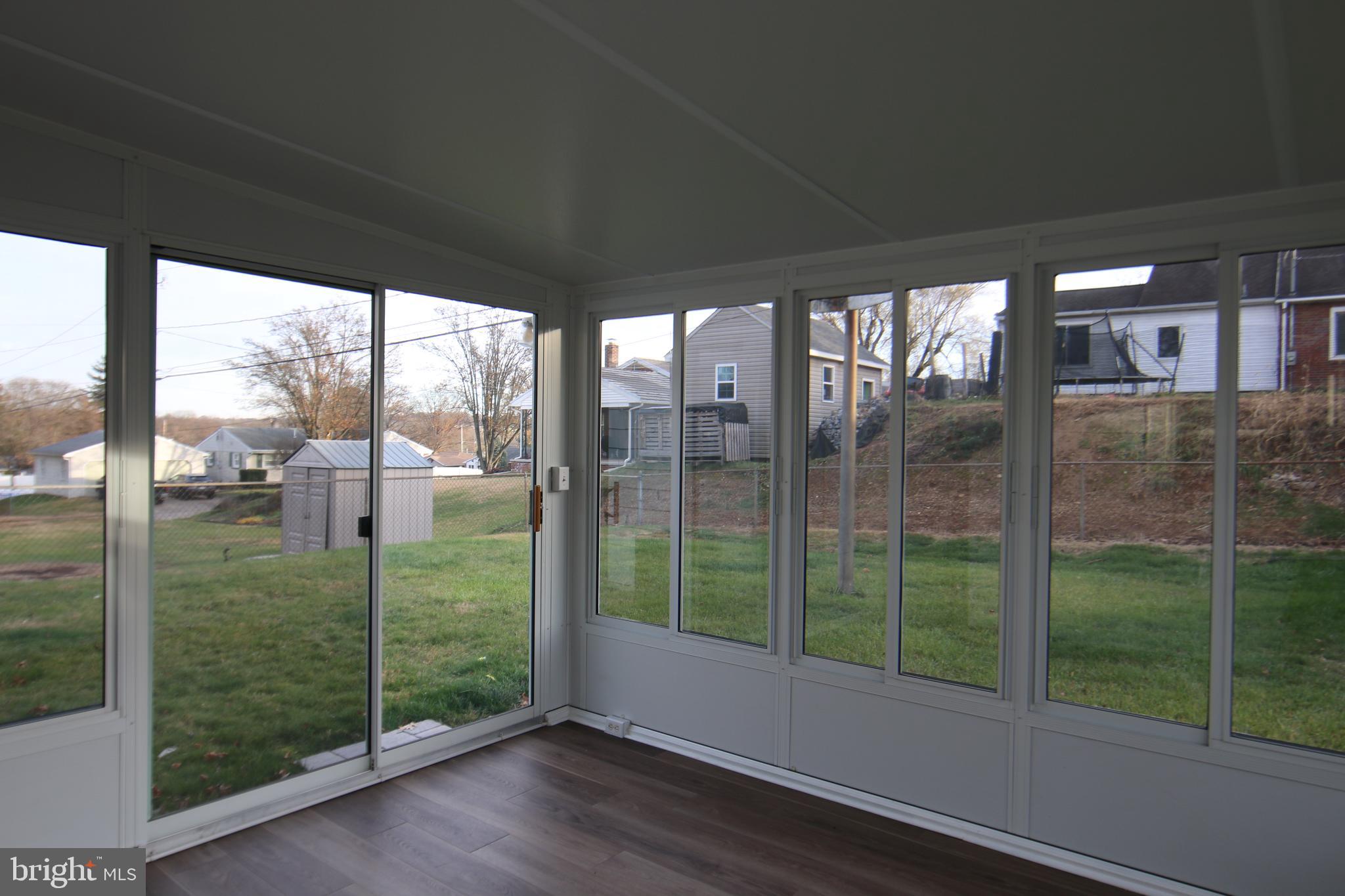 OAK HILLS - Residential