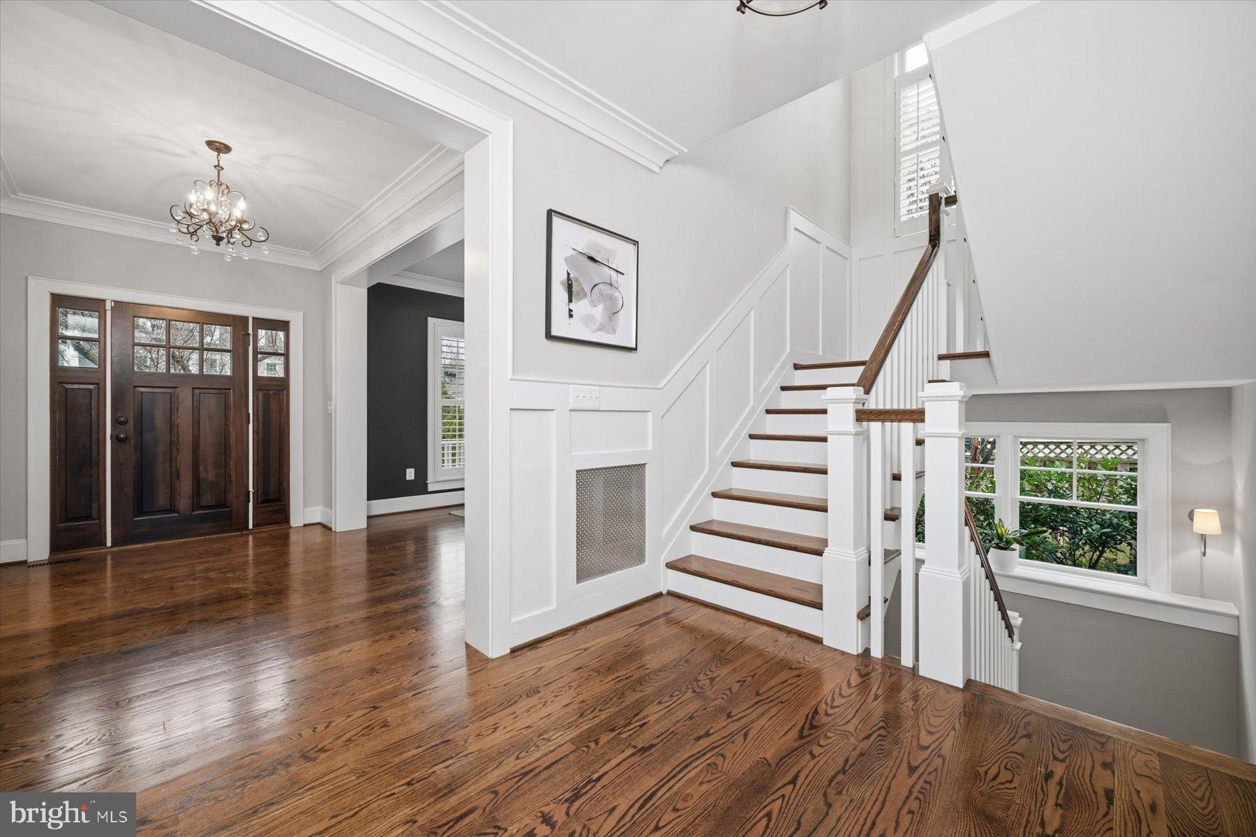 CRESCENT HILLS - Residential