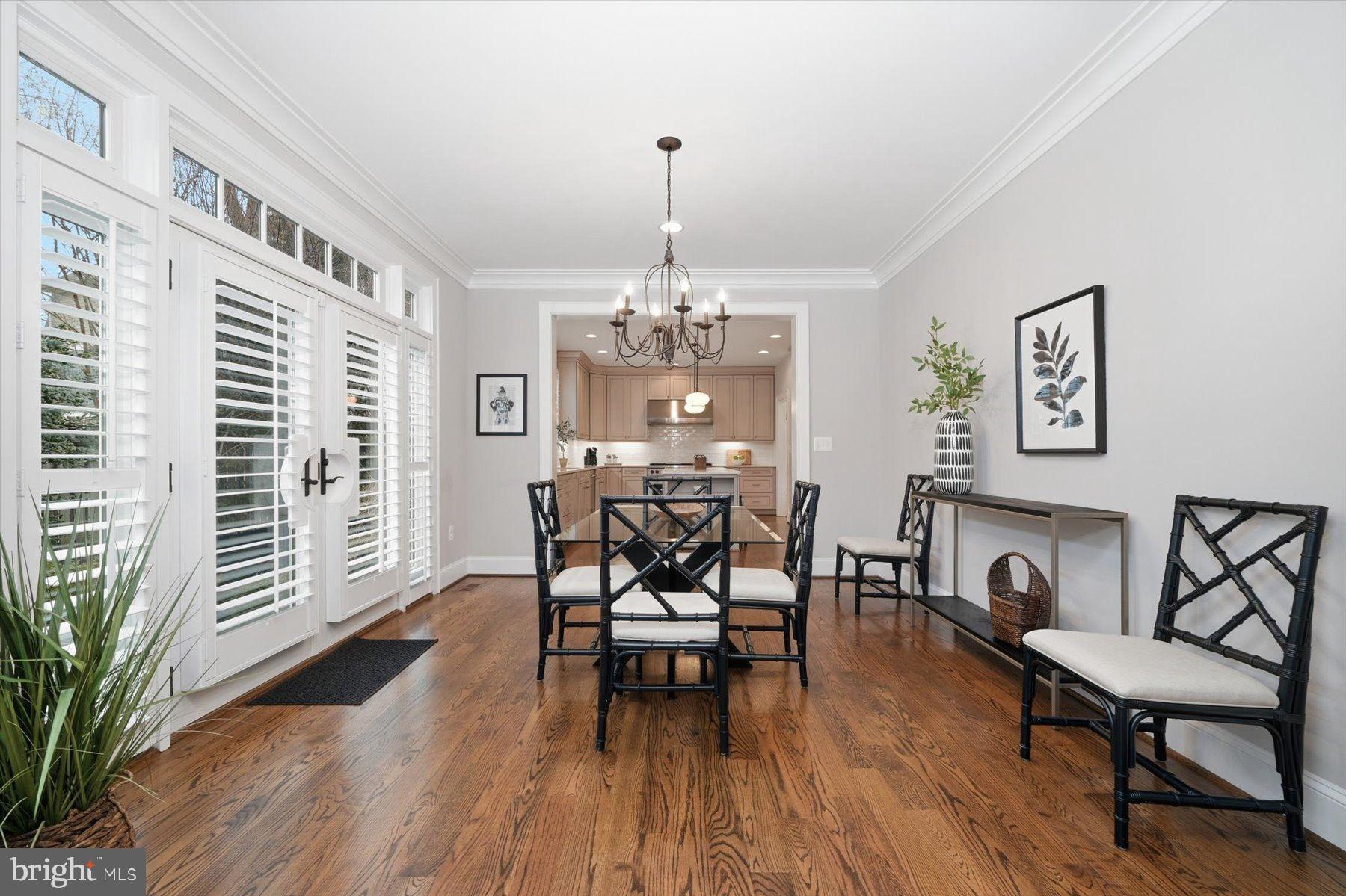 CRESCENT HILLS - Residential