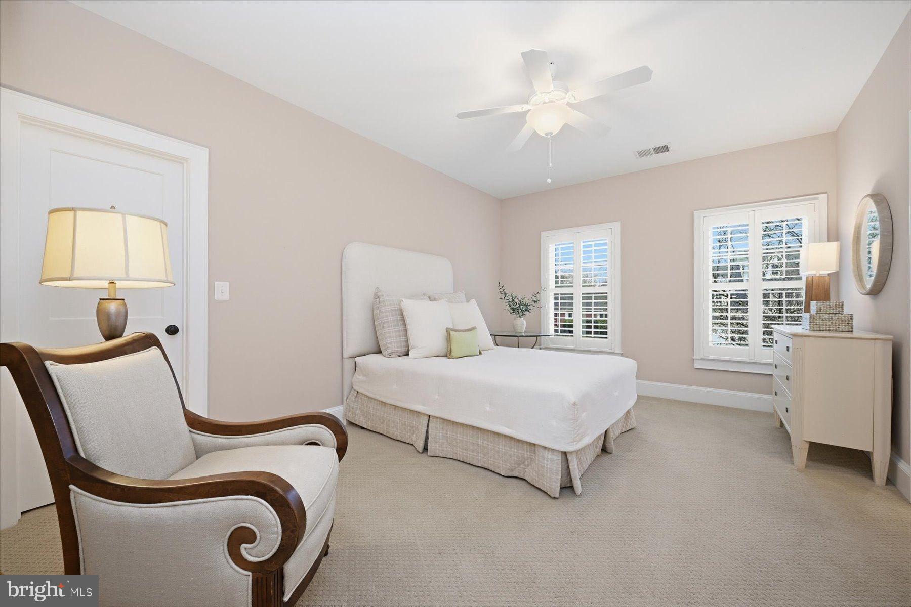 CRESCENT HILLS - Residential