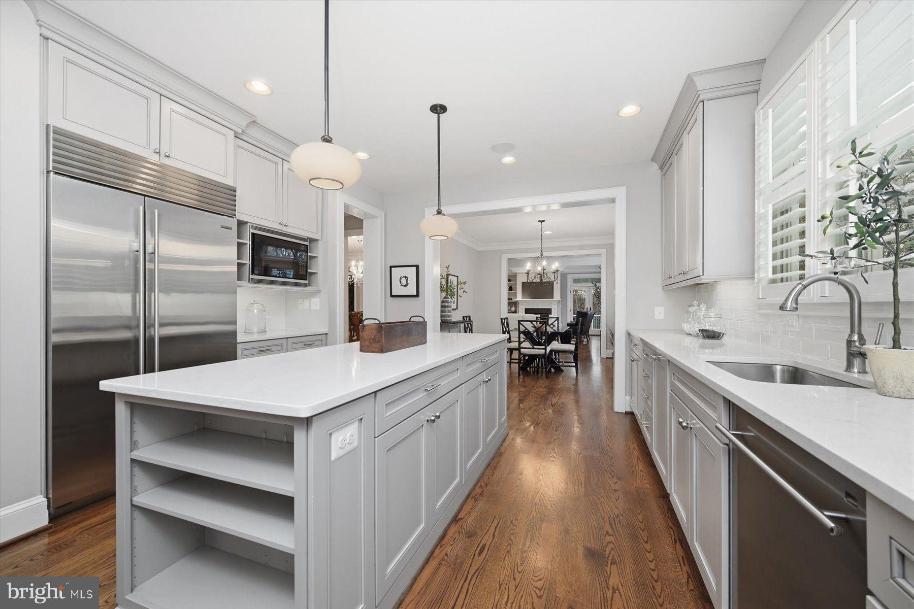 CRESCENT HILLS - Residential