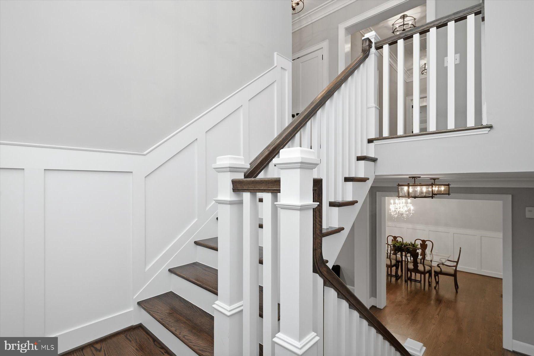 CRESCENT HILLS - Residential