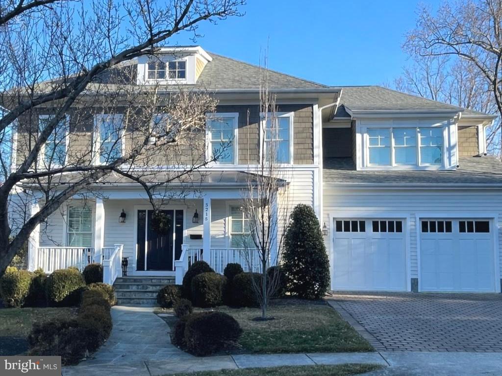 CRESCENT HILLS - Residential