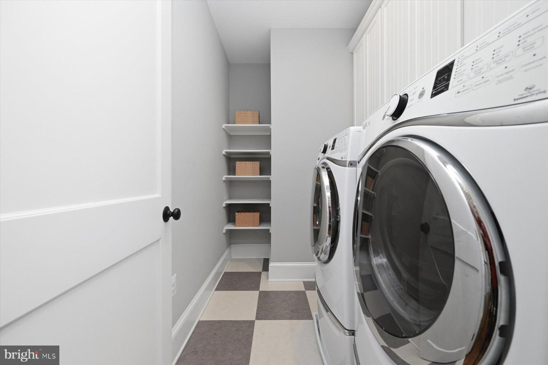 CRESCENT HILLS - Residential