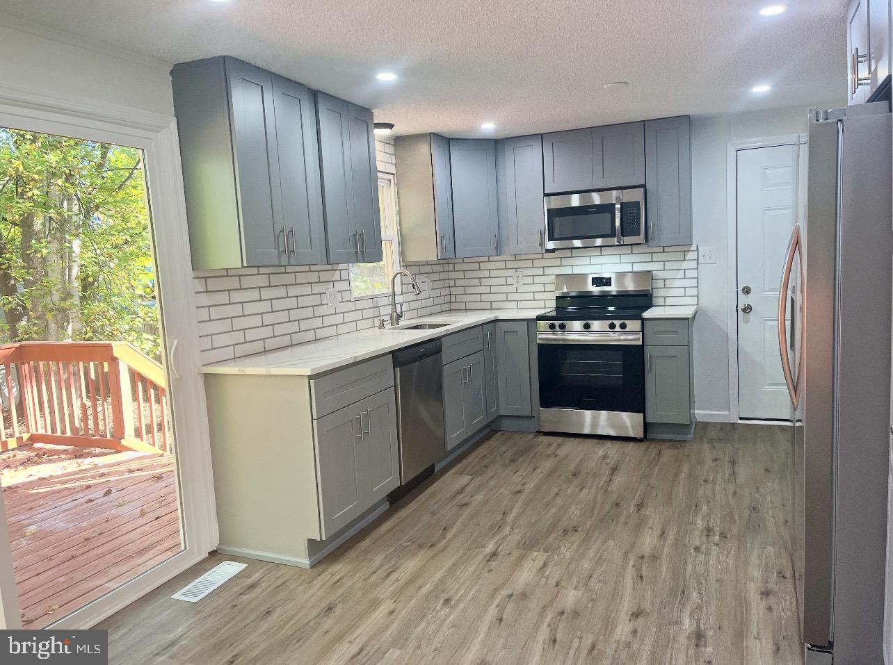 6035 LORIELLA PARK DRIVE