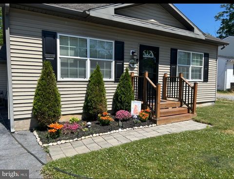 Photo of 10 School Lane, READING, PA 19606 (MLS # PABK2070898)