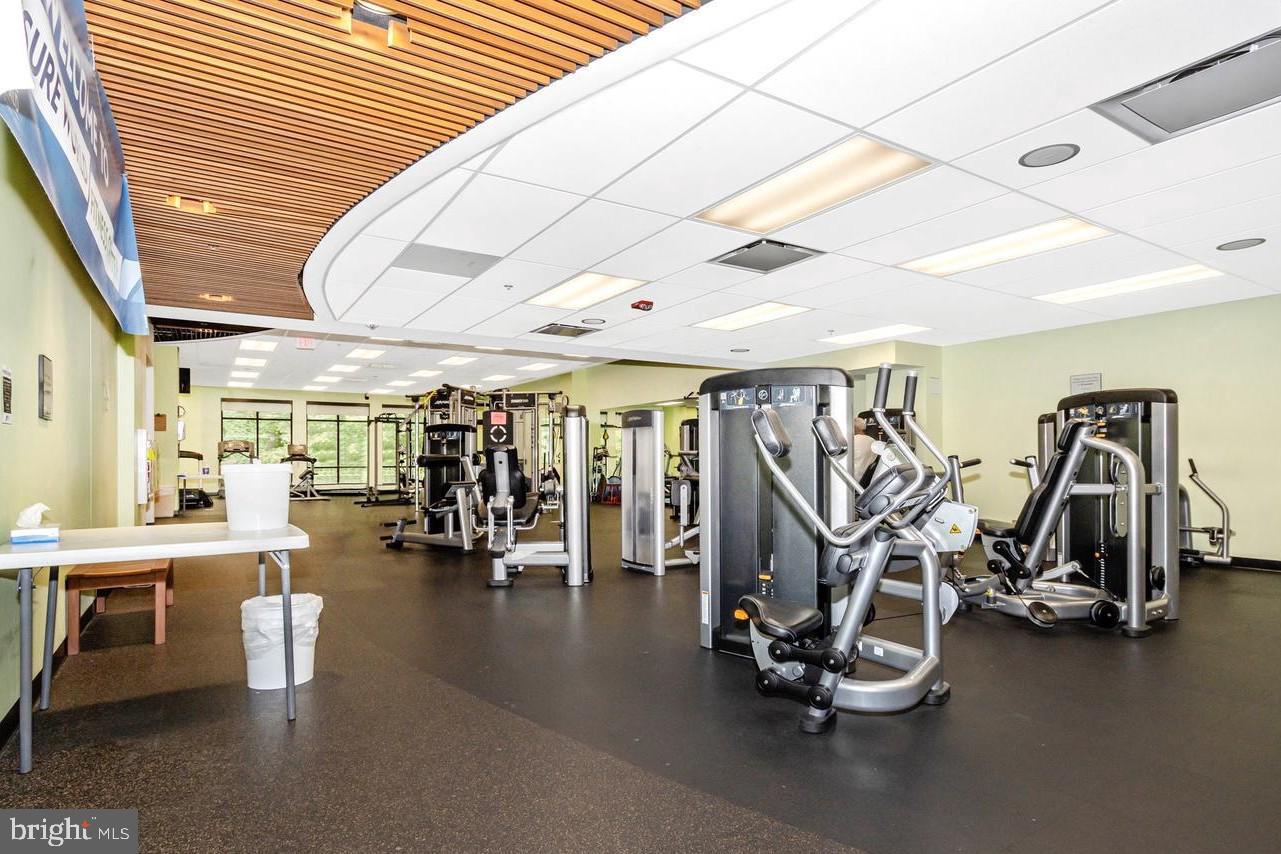 LEISURE WORLD - Residential