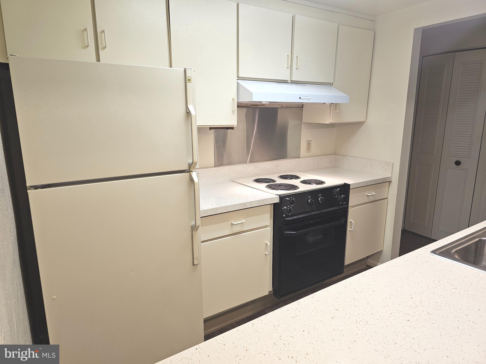 LEISURE WORLD - Residential