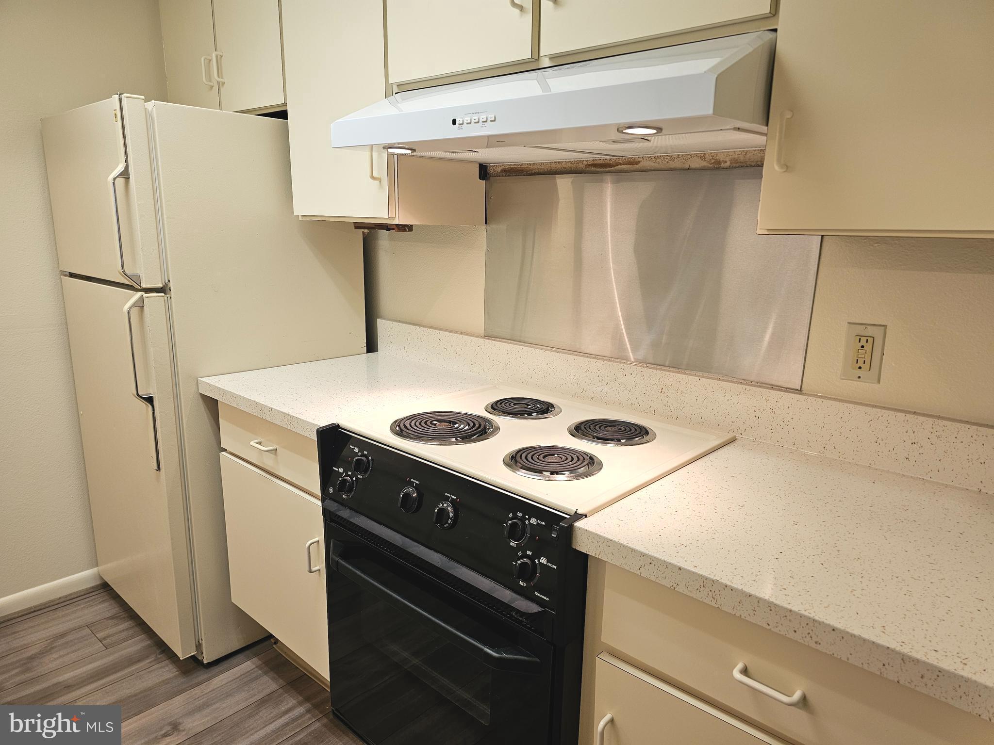 LEISURE WORLD - Residential