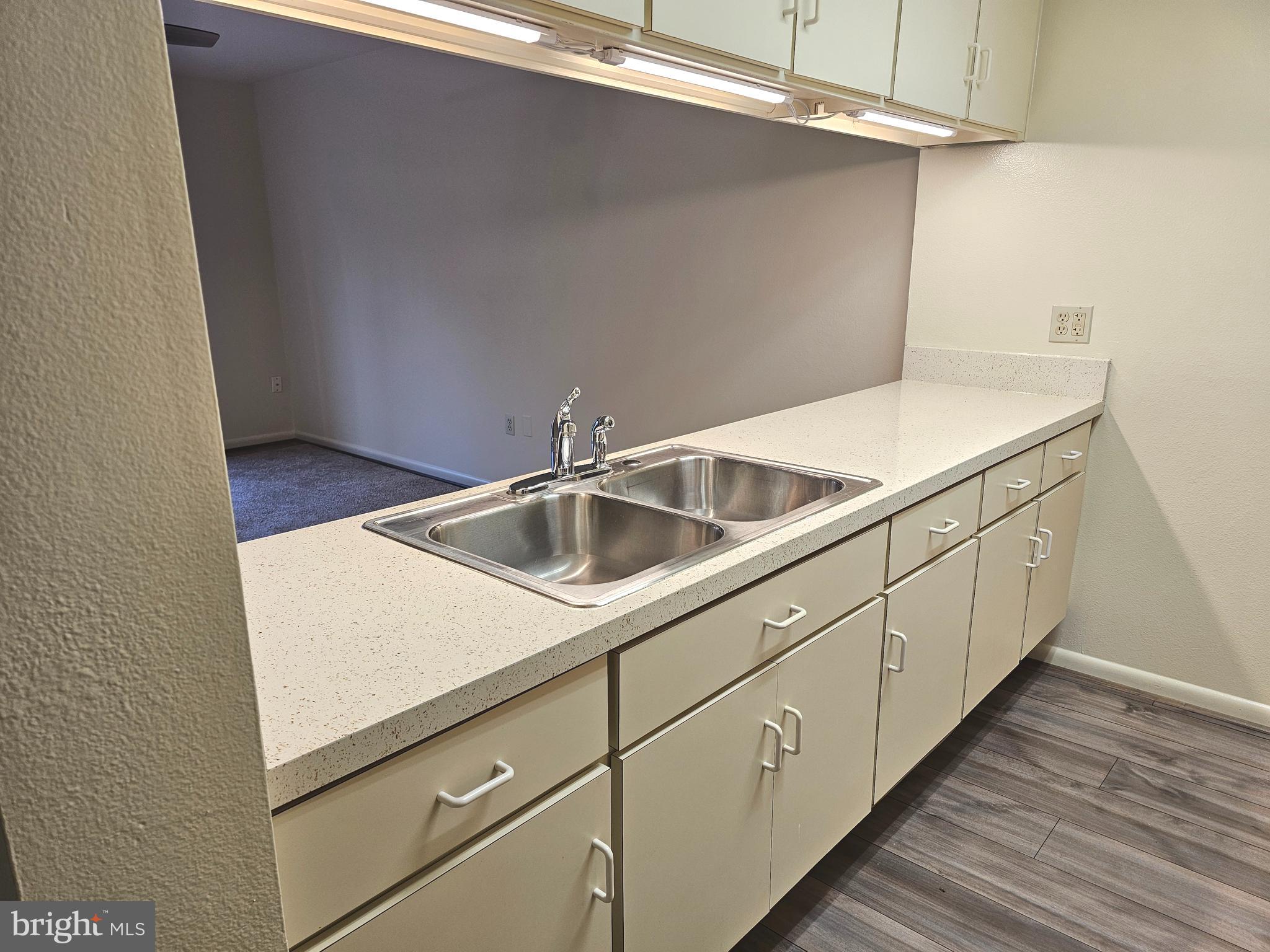 LEISURE WORLD - Residential