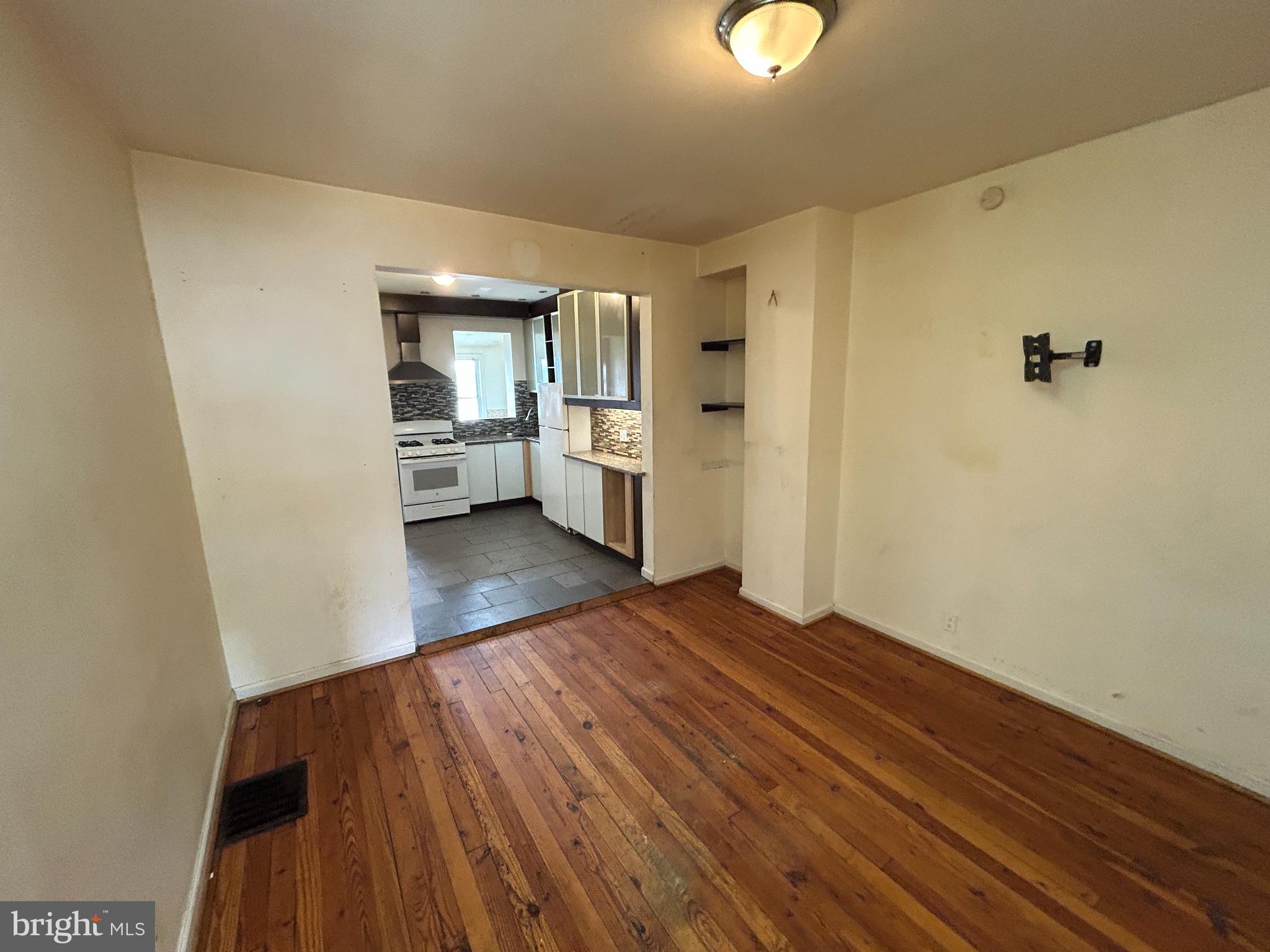 WASHINGTON VILLAGE - Residential