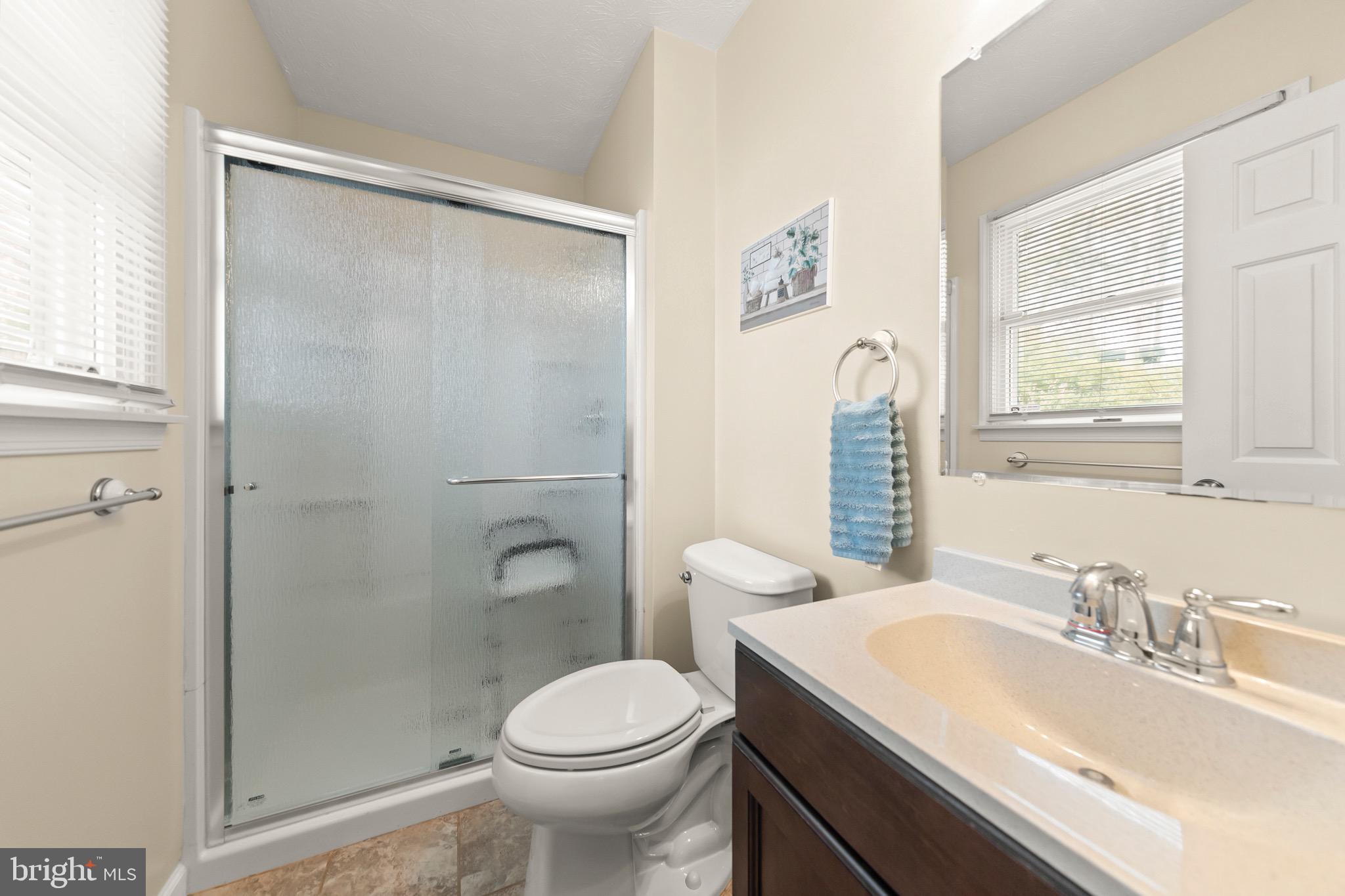 LAKEWOOD MANOR - Residential