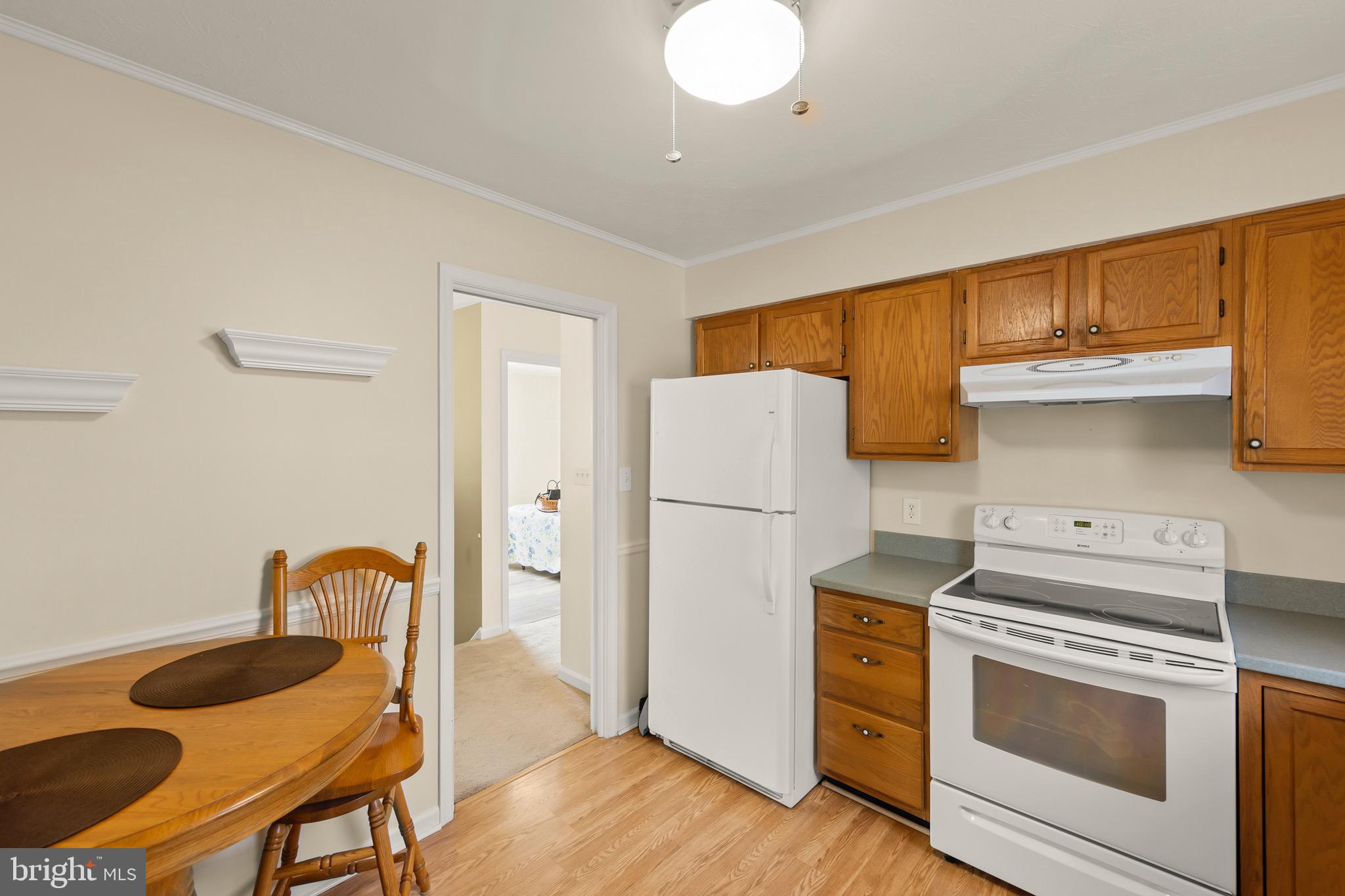 LAKEWOOD MANOR - Residential