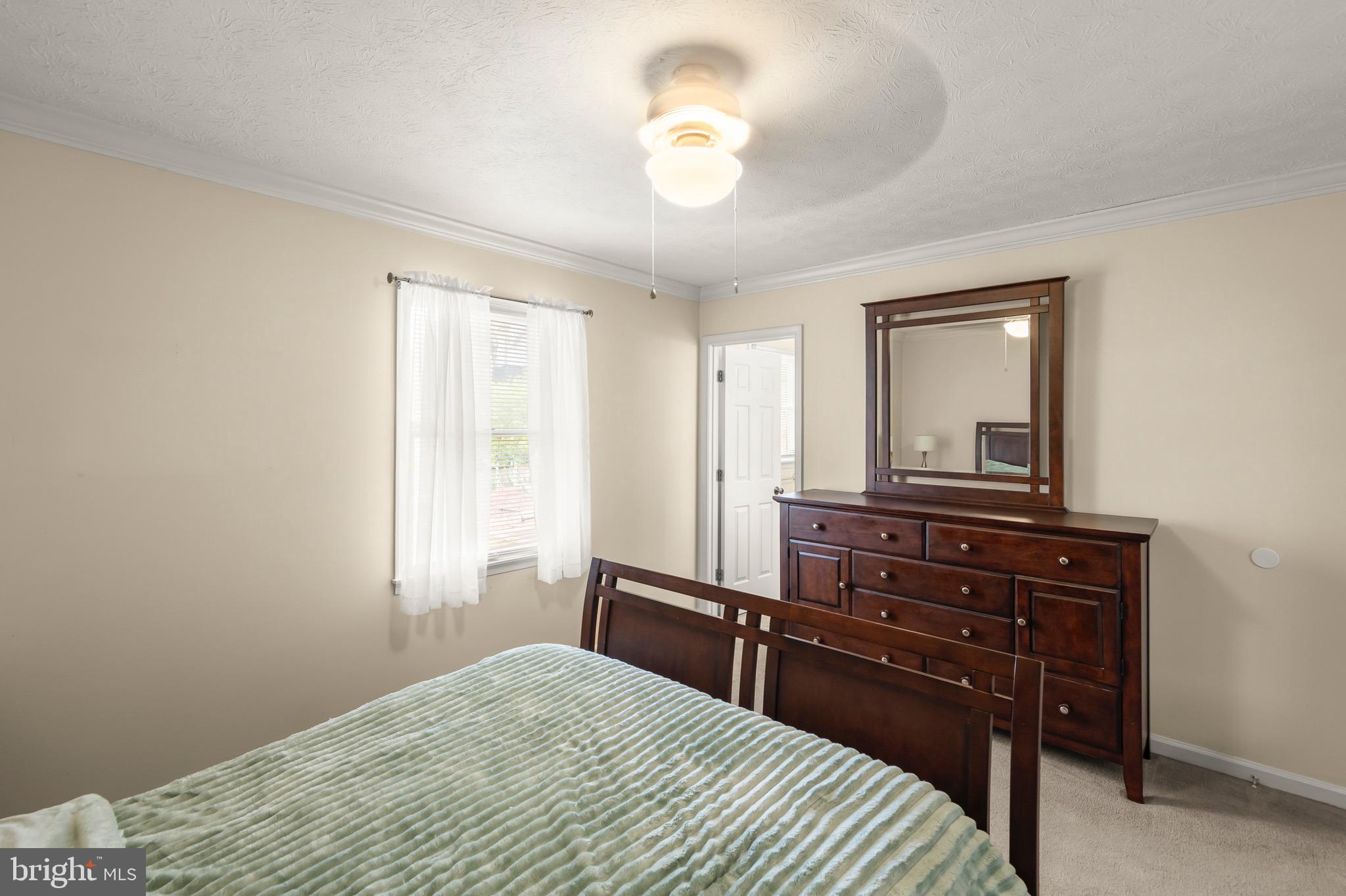 LAKEWOOD MANOR - Residential