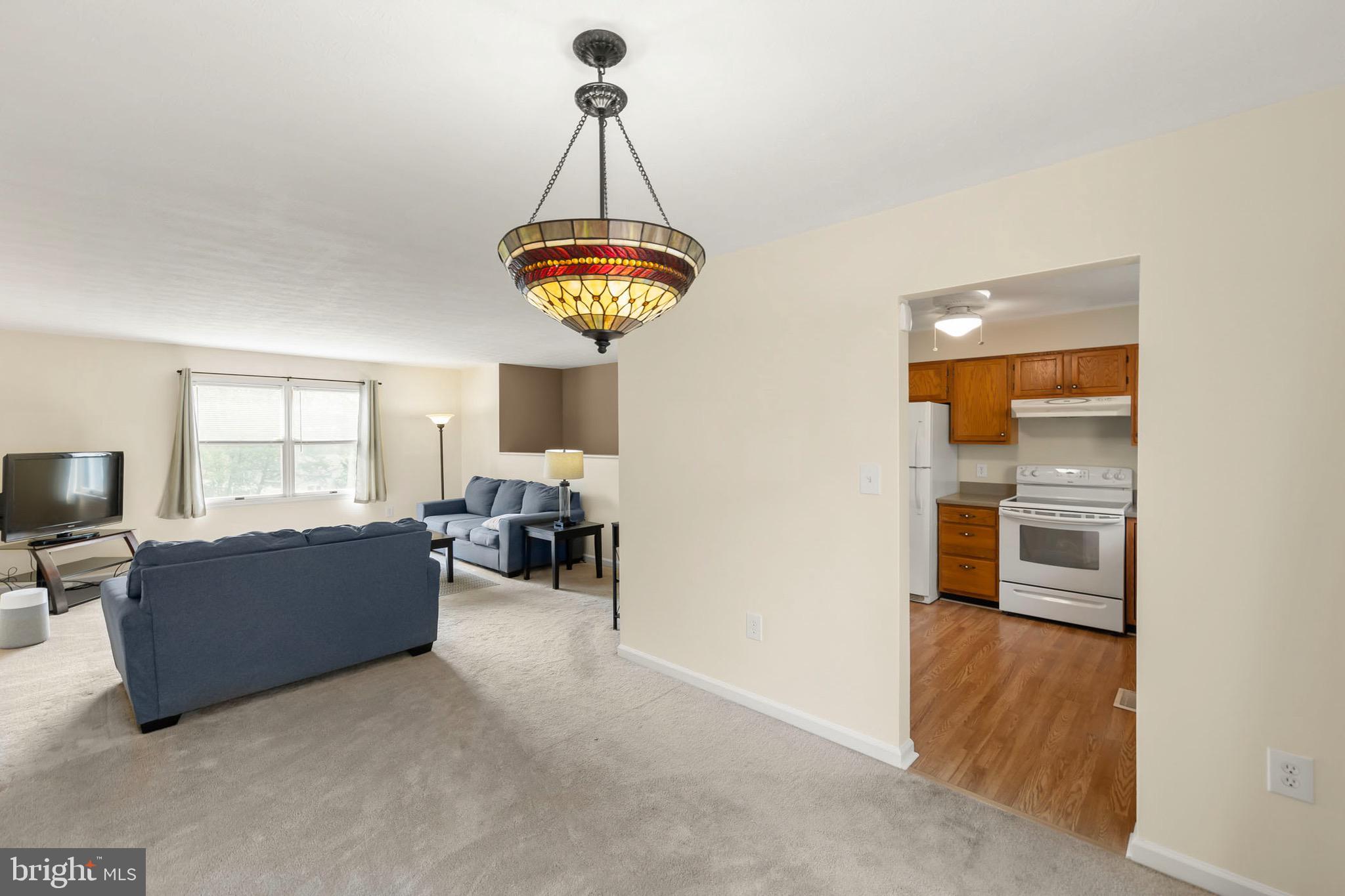 LAKEWOOD MANOR - Residential