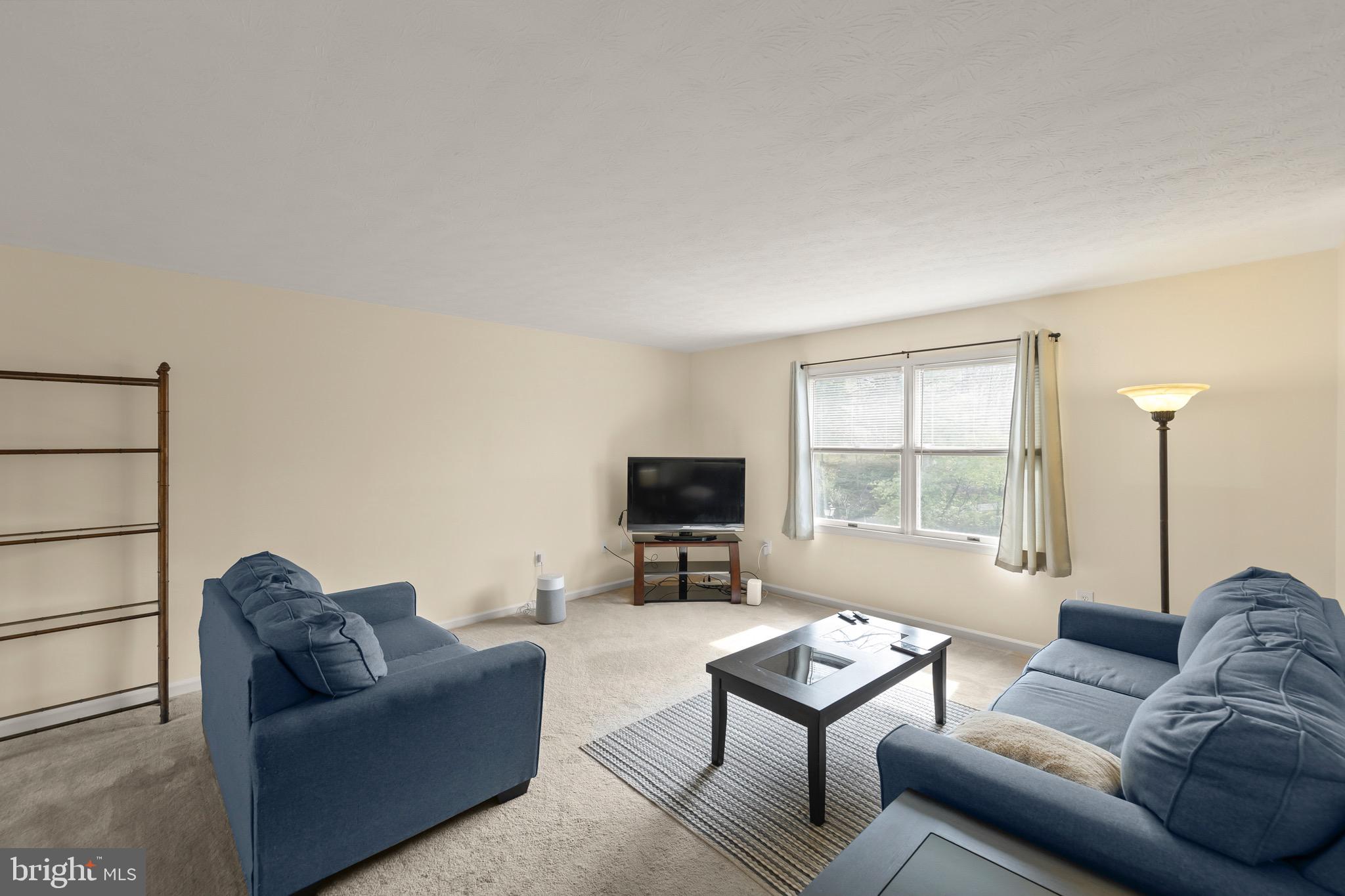 LAKEWOOD MANOR - Residential