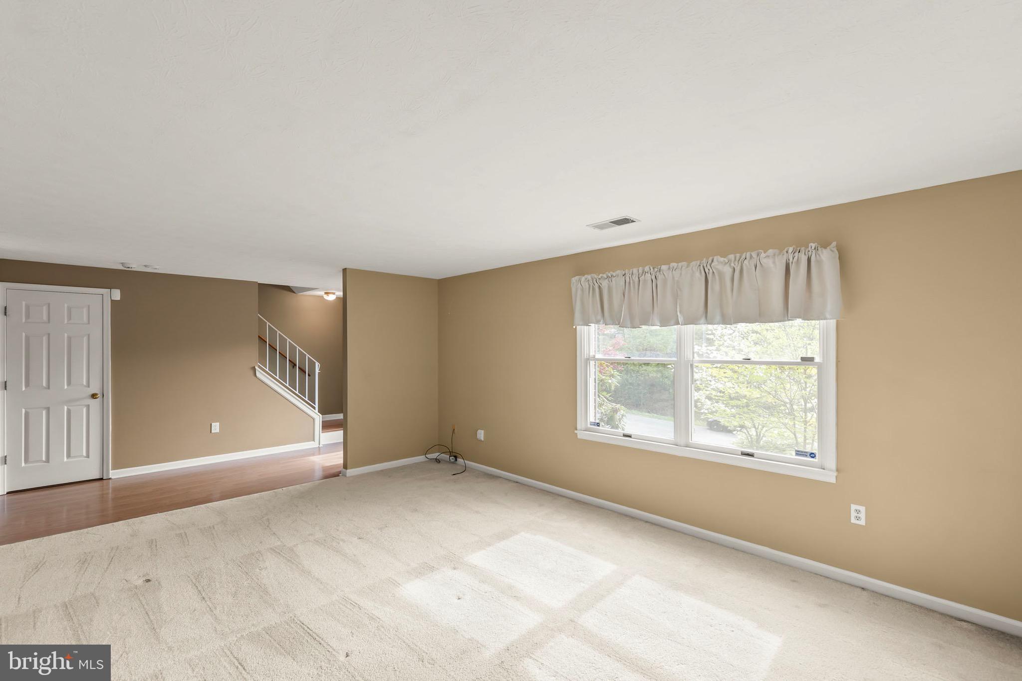 LAKEWOOD MANOR - Residential