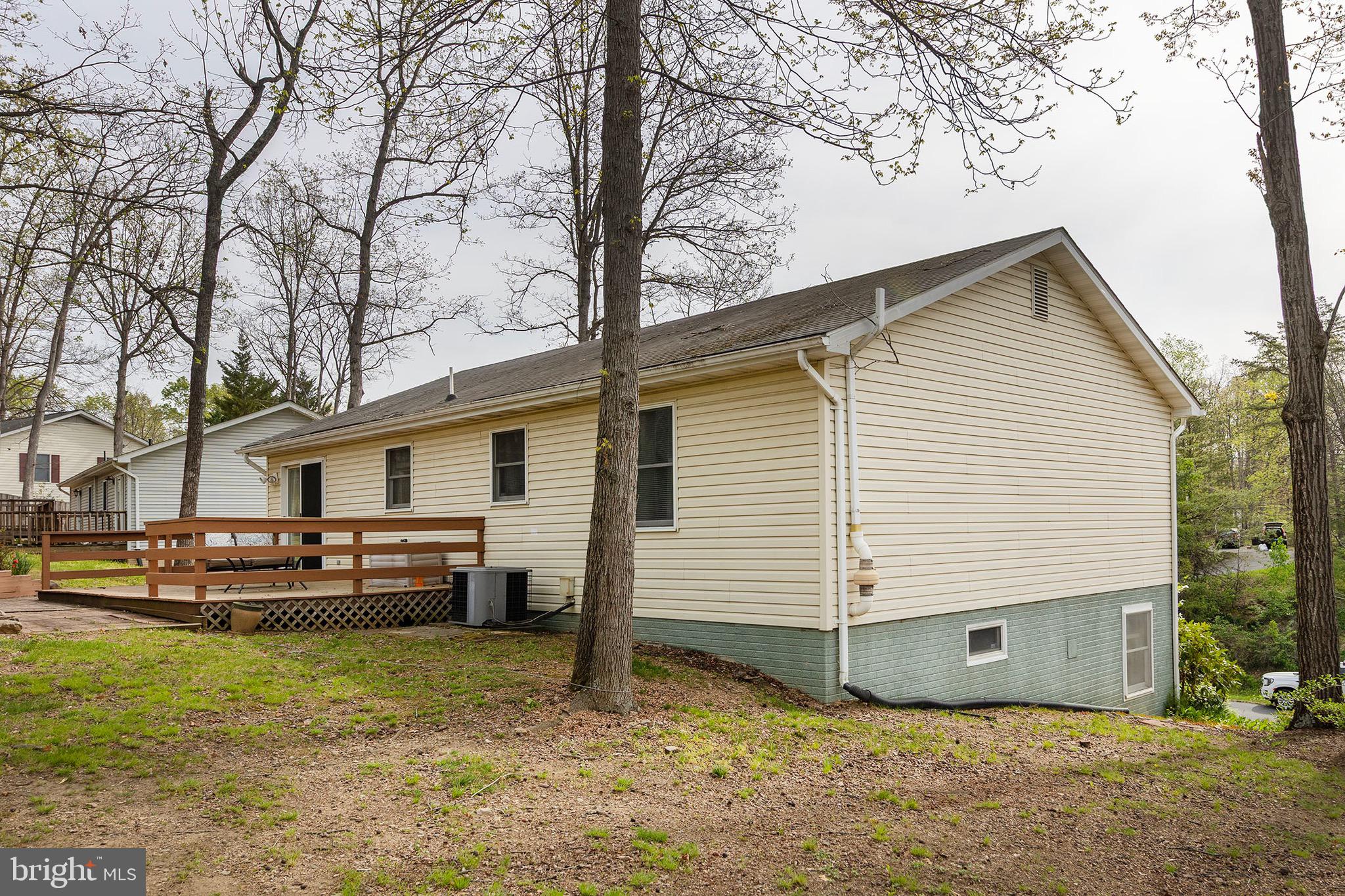 LAKEWOOD MANOR - Residential