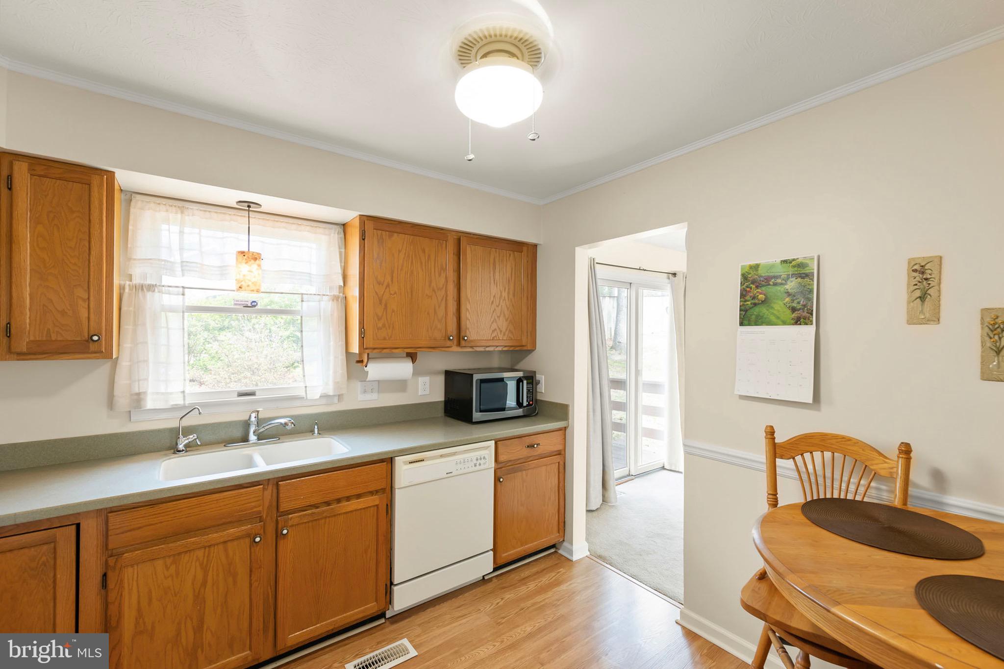 LAKEWOOD MANOR - Residential