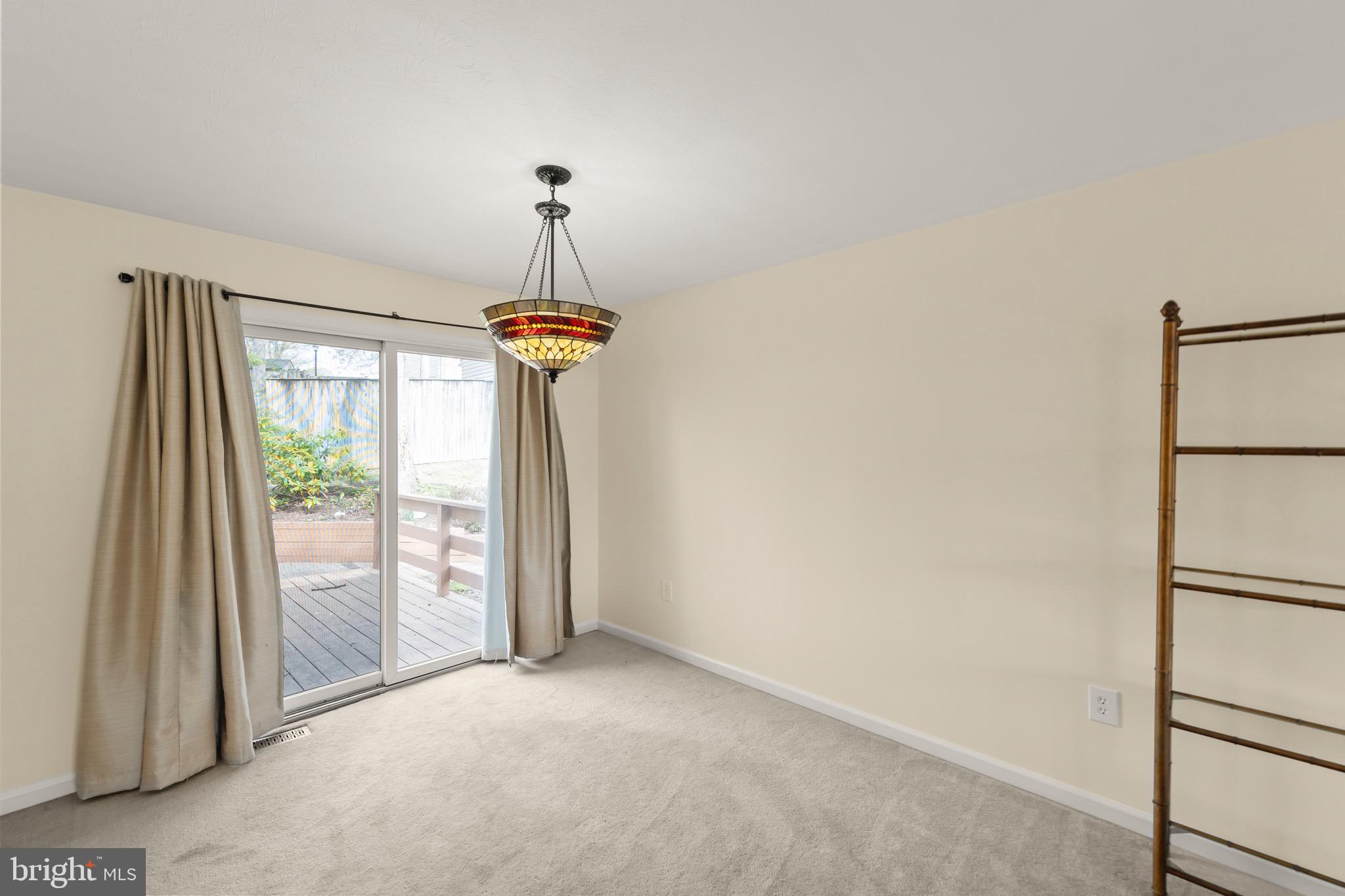 LAKEWOOD MANOR - Residential