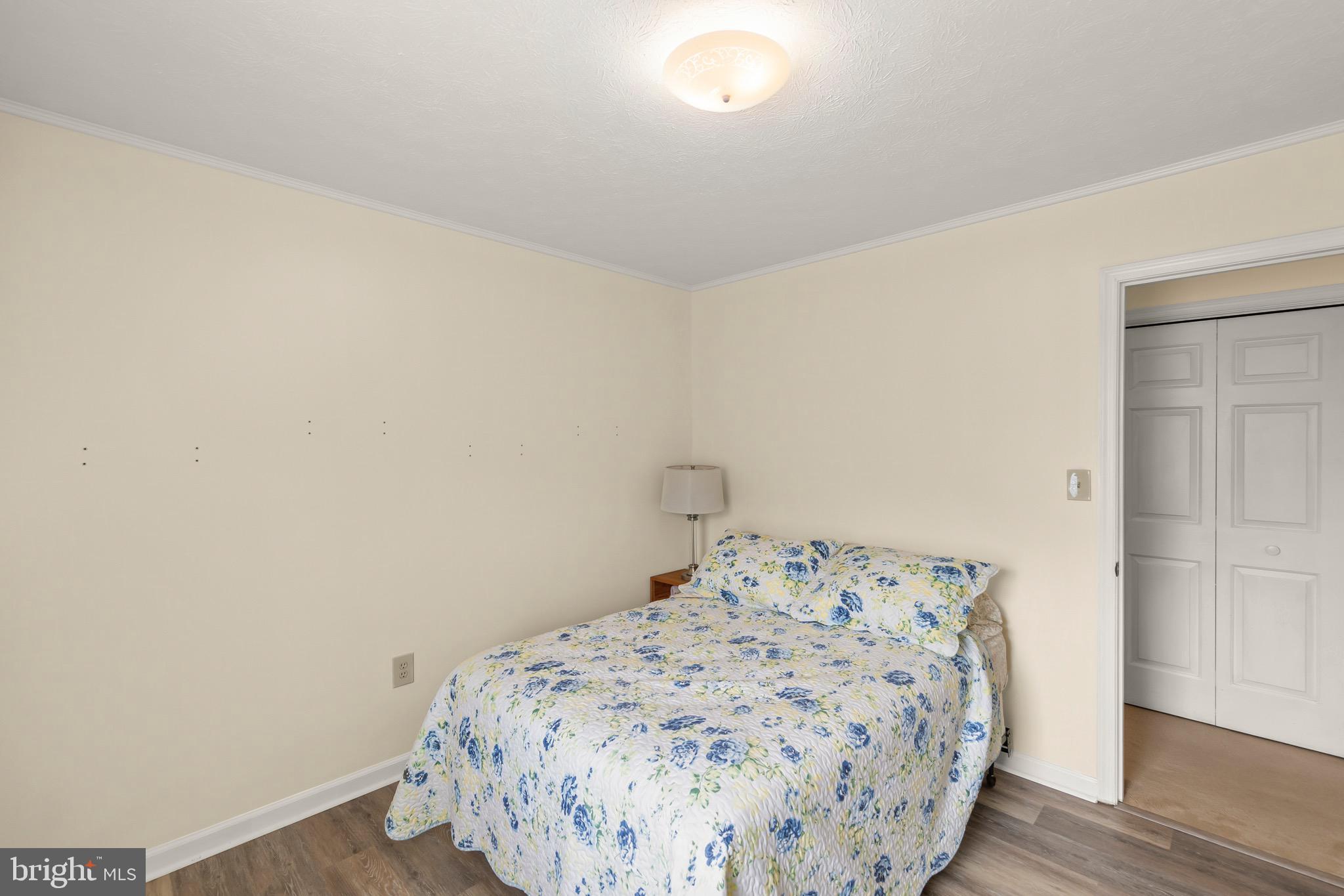 LAKEWOOD MANOR - Residential