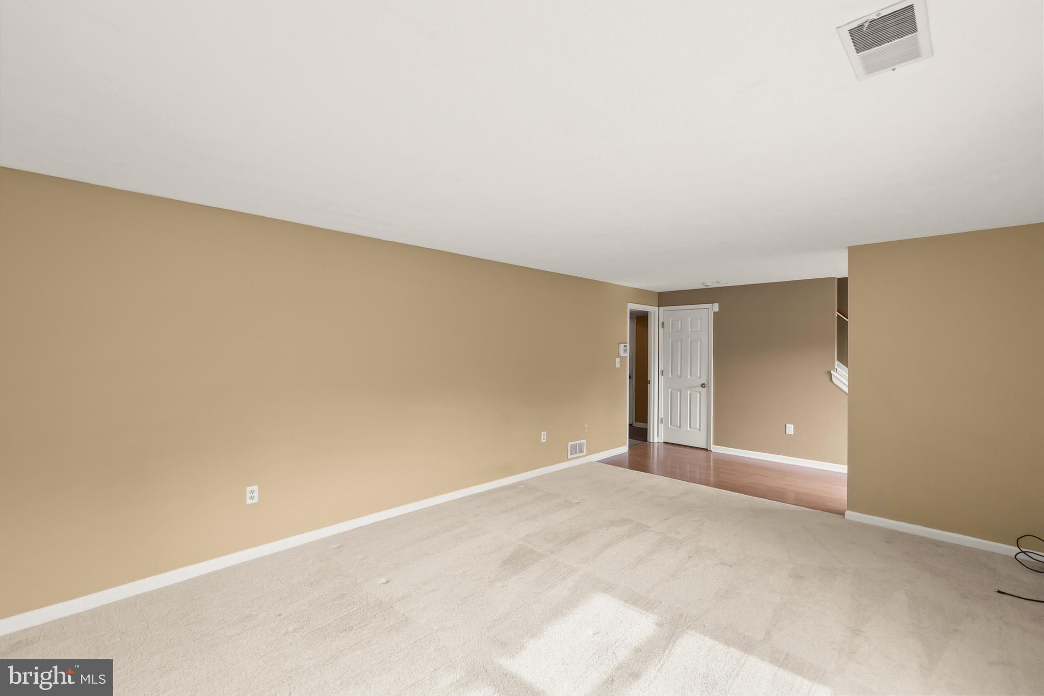 LAKEWOOD MANOR - Residential