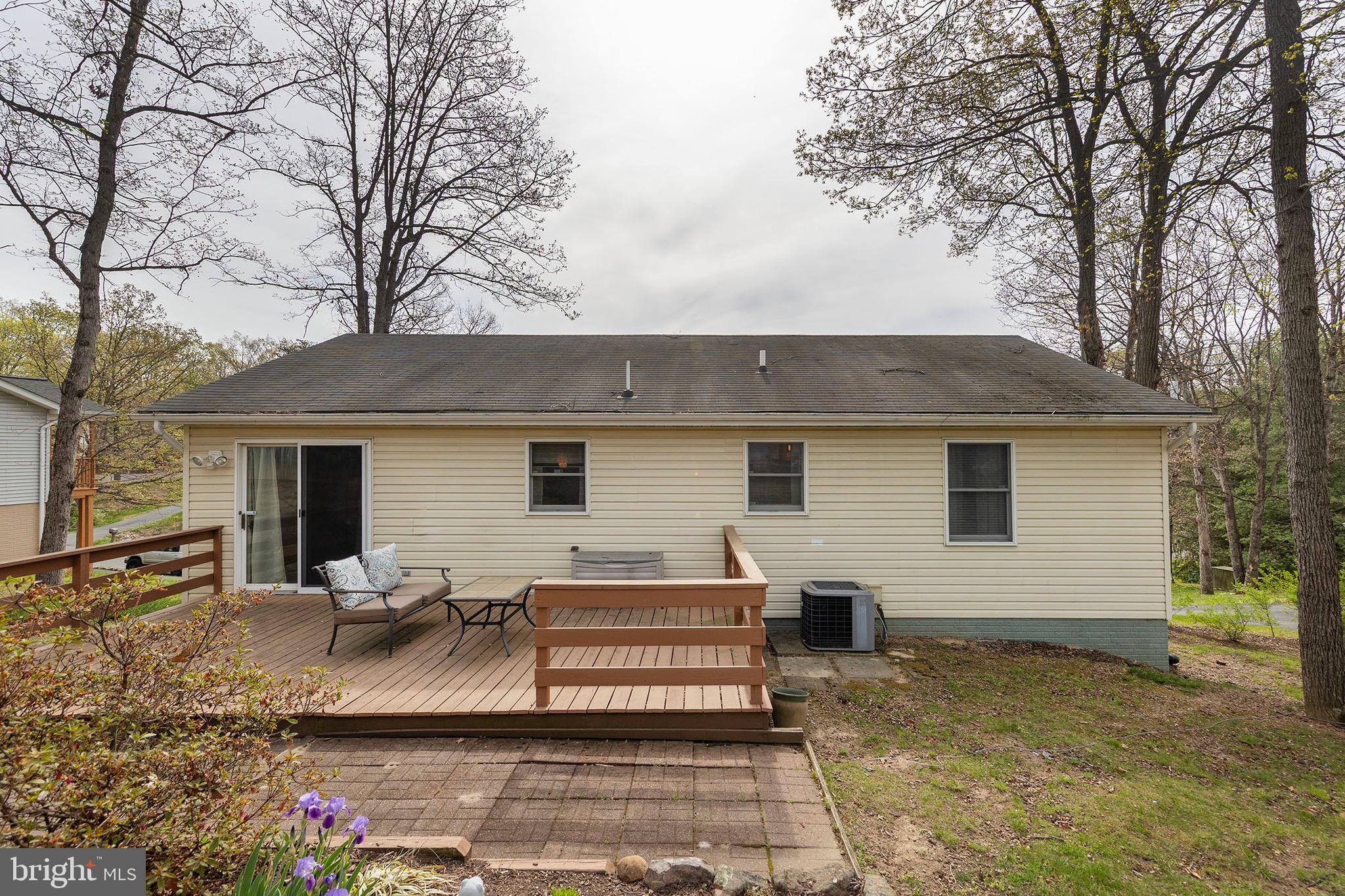 LAKEWOOD MANOR - Residential