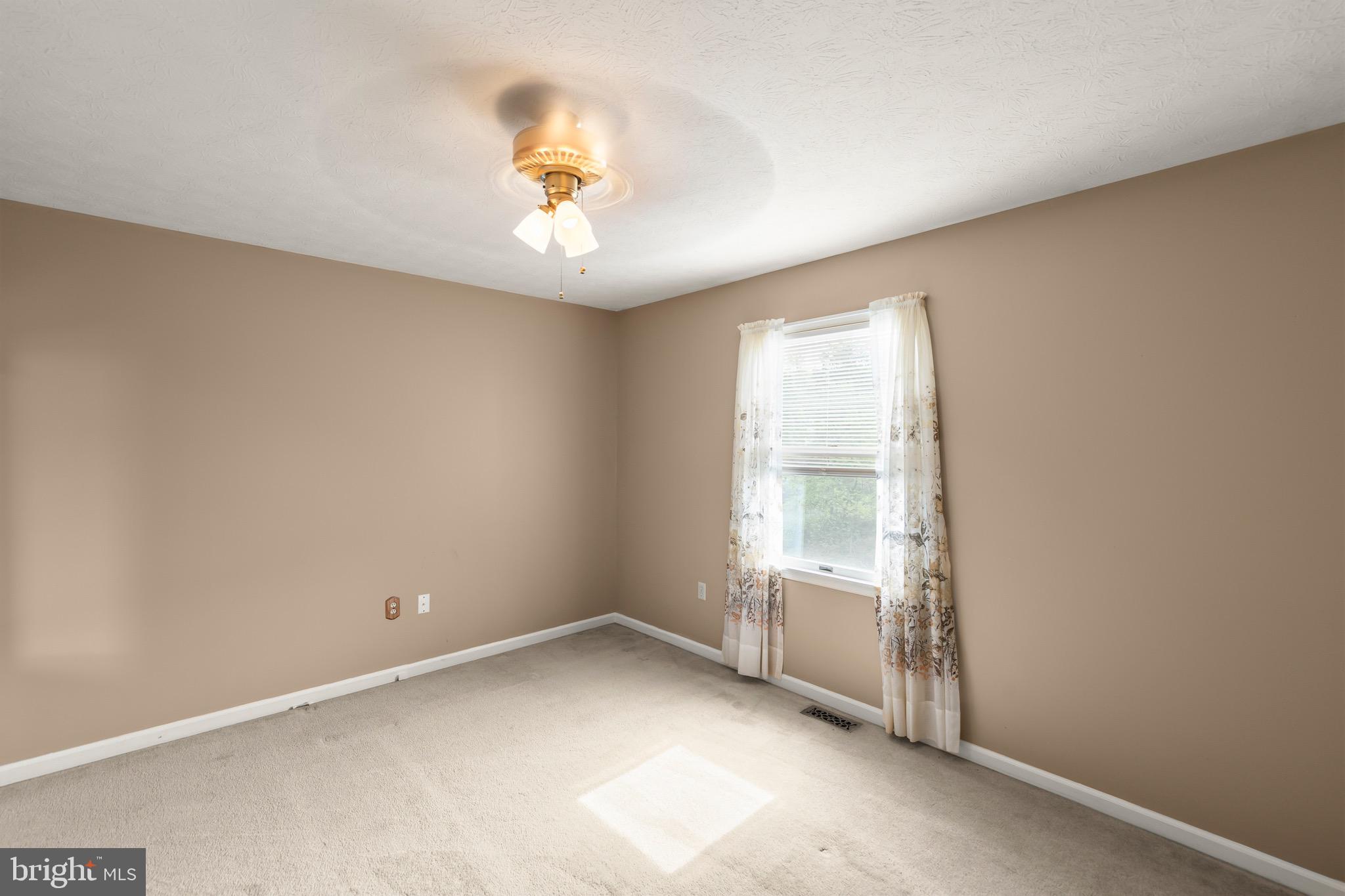 LAKEWOOD MANOR - Residential