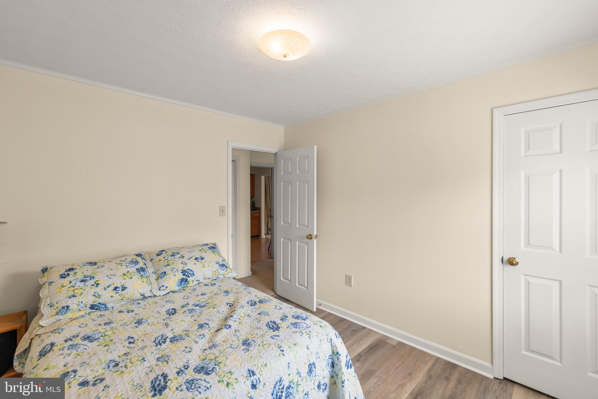 LAKEWOOD MANOR - Residential