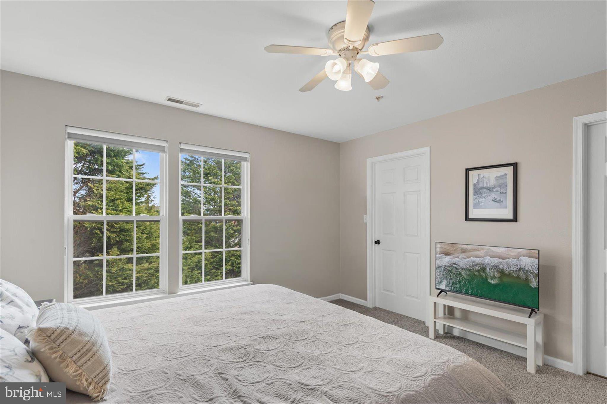 SOUTH HAMPTON - Residential