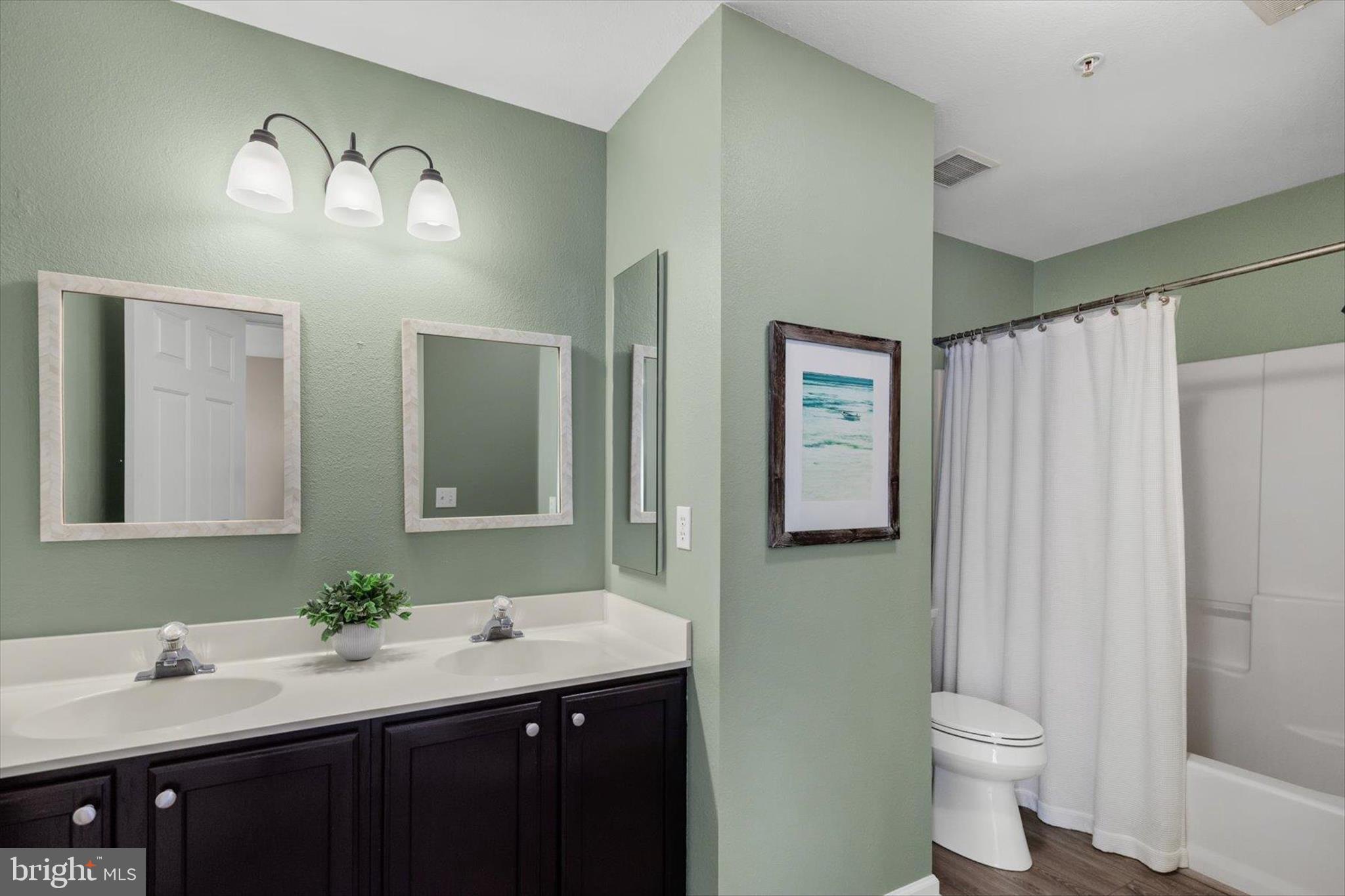 SOUTH HAMPTON - Residential