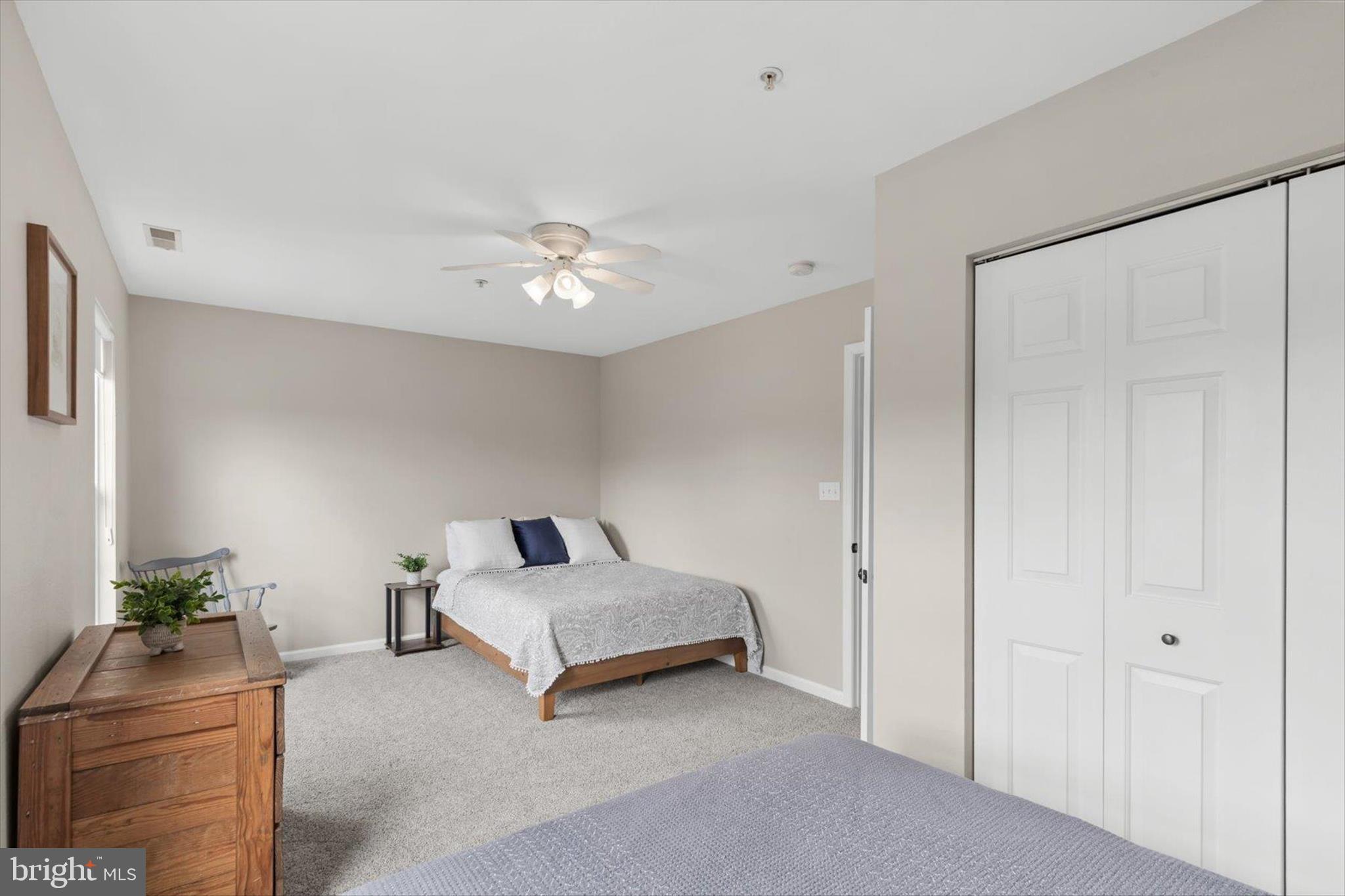 SOUTH HAMPTON - Residential