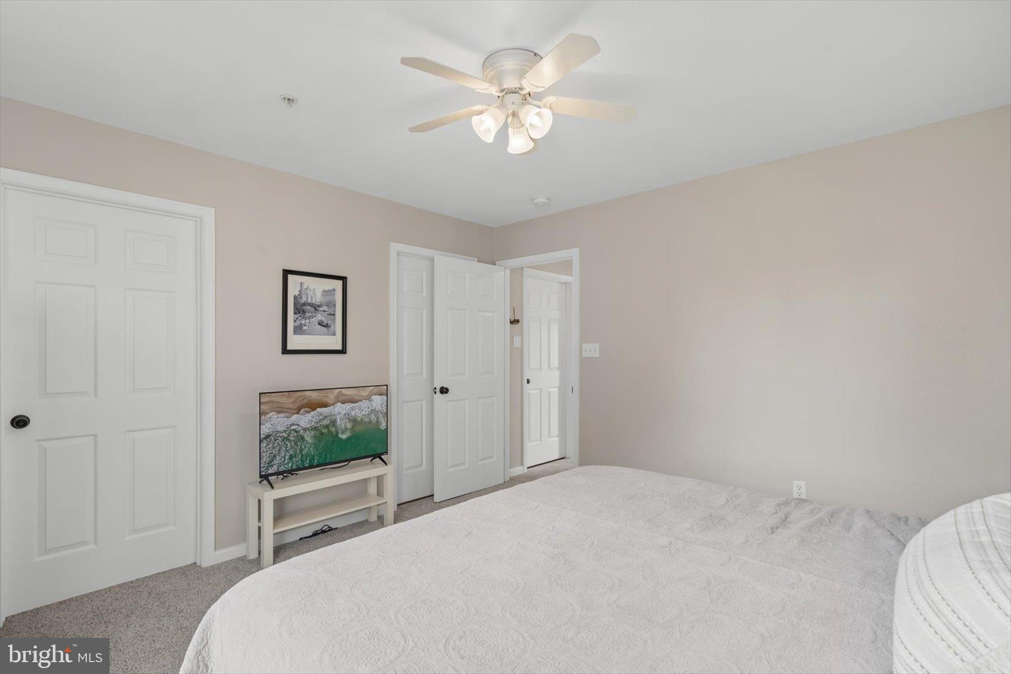 SOUTH HAMPTON - Residential