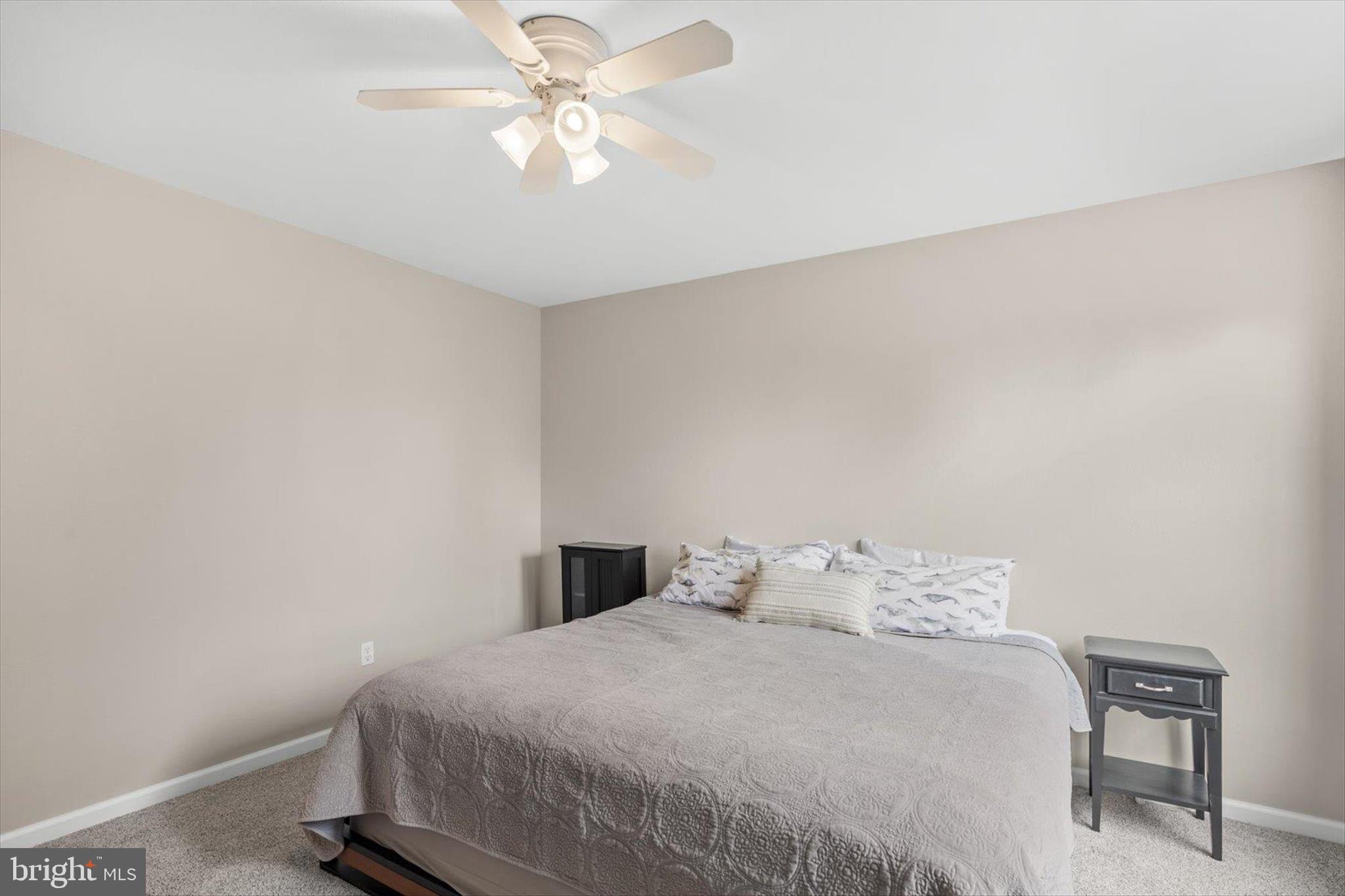 SOUTH HAMPTON - Residential