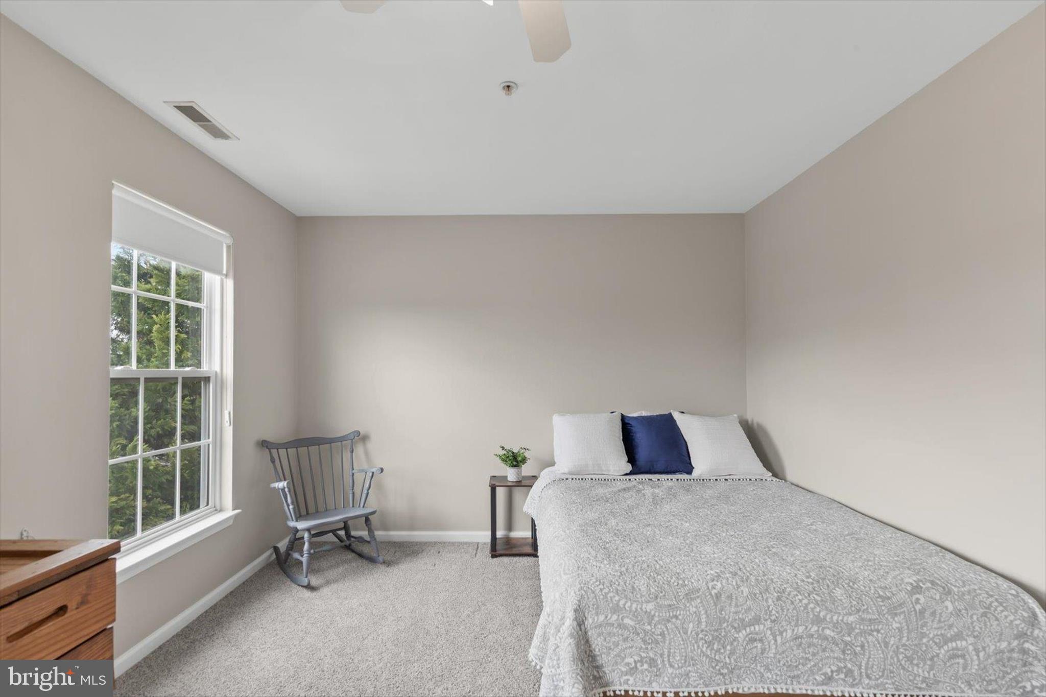 SOUTH HAMPTON - Residential