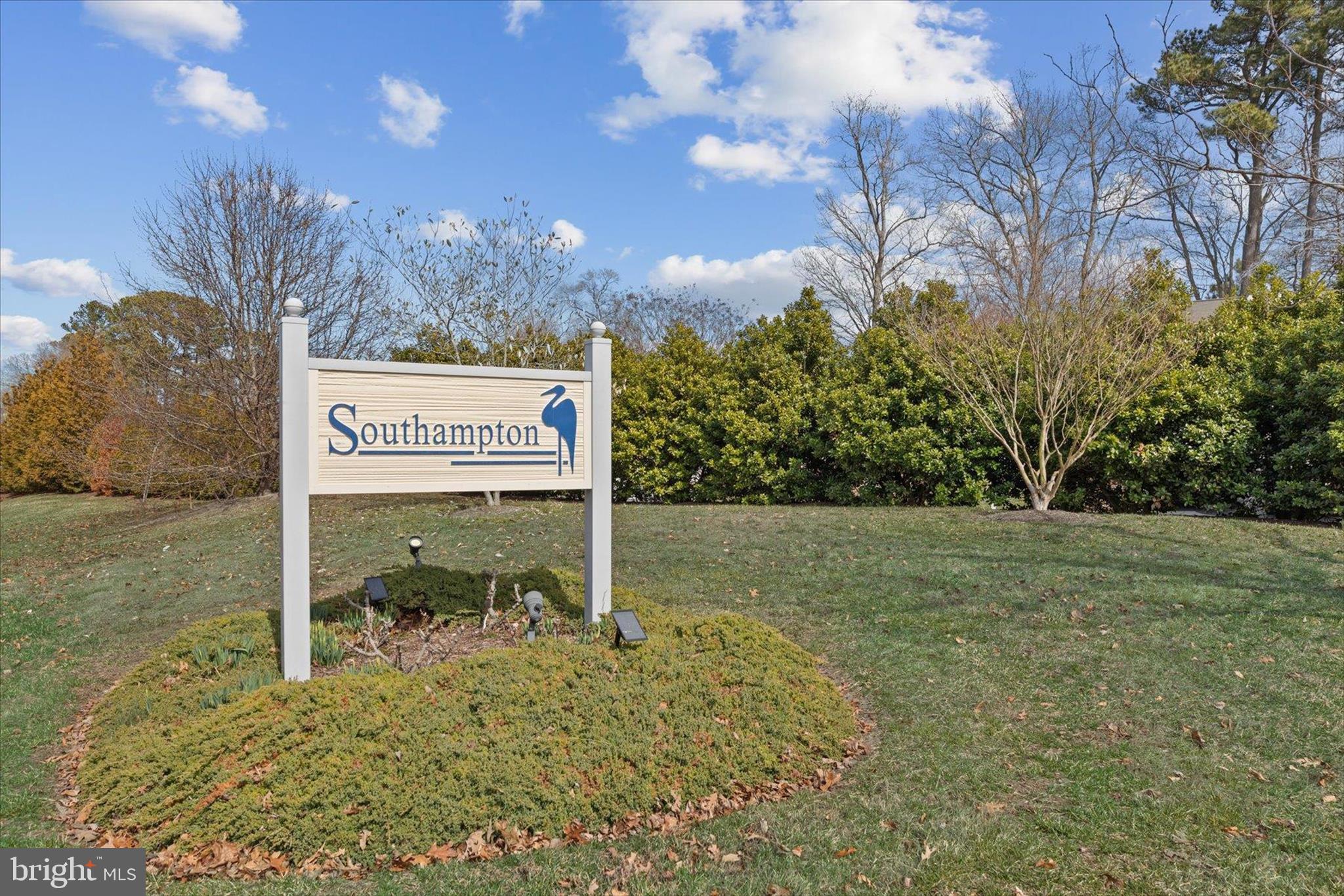 SOUTH HAMPTON - Residential