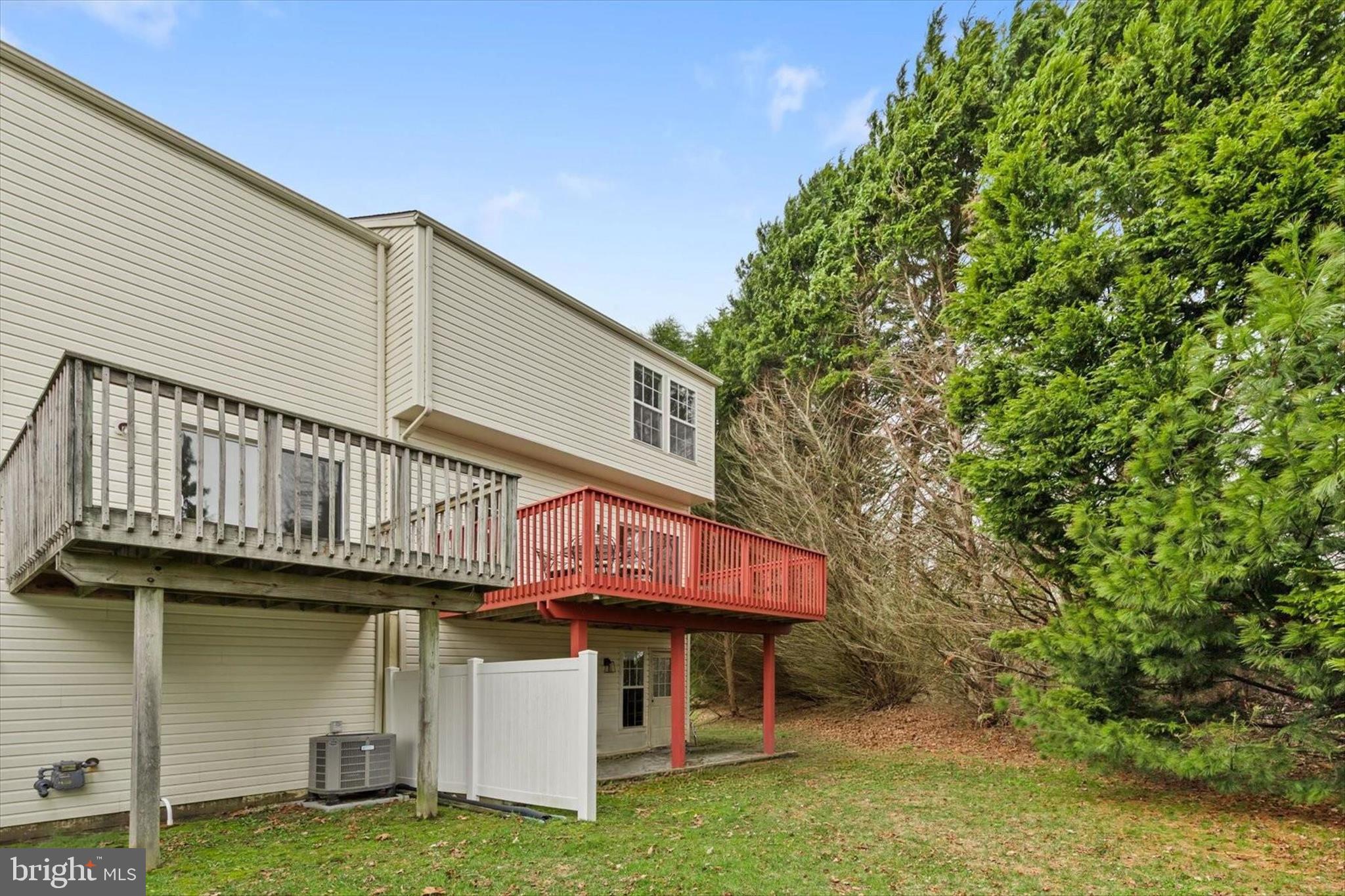 SOUTH HAMPTON - Residential