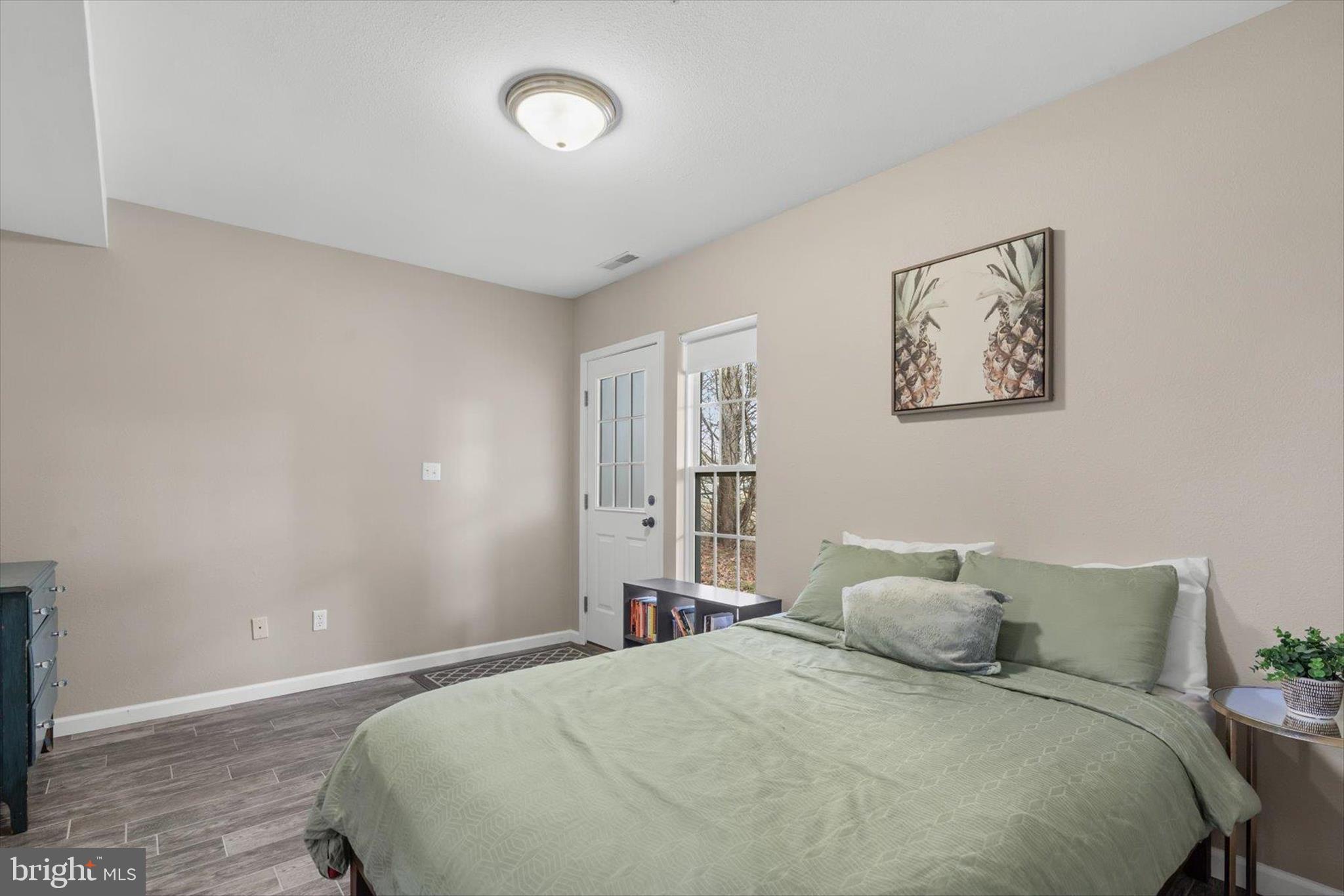 SOUTH HAMPTON - Residential