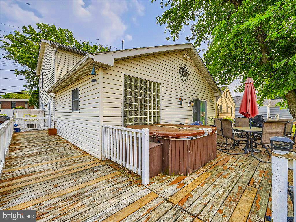 GRAY MANOR - Residential